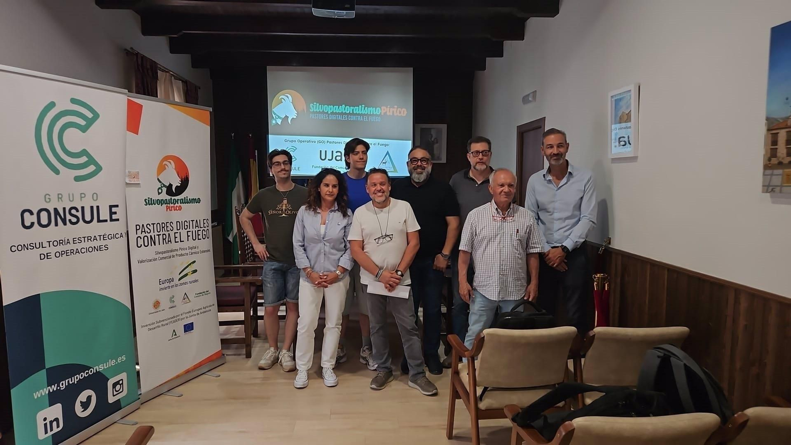 Participantes en la reunión informativa.
