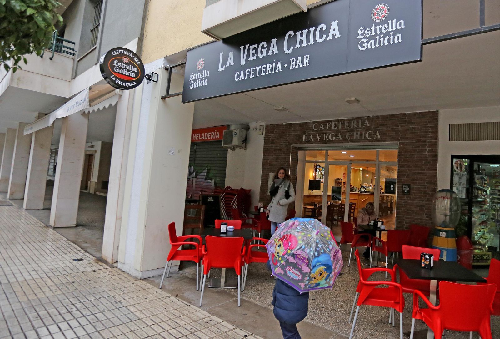 La cafetería ‘La Vega Chica’ de la calle Sevilla, local inaugurado hace escasas semanas y que dispone de 48 horas para acatar la orden de cierre.