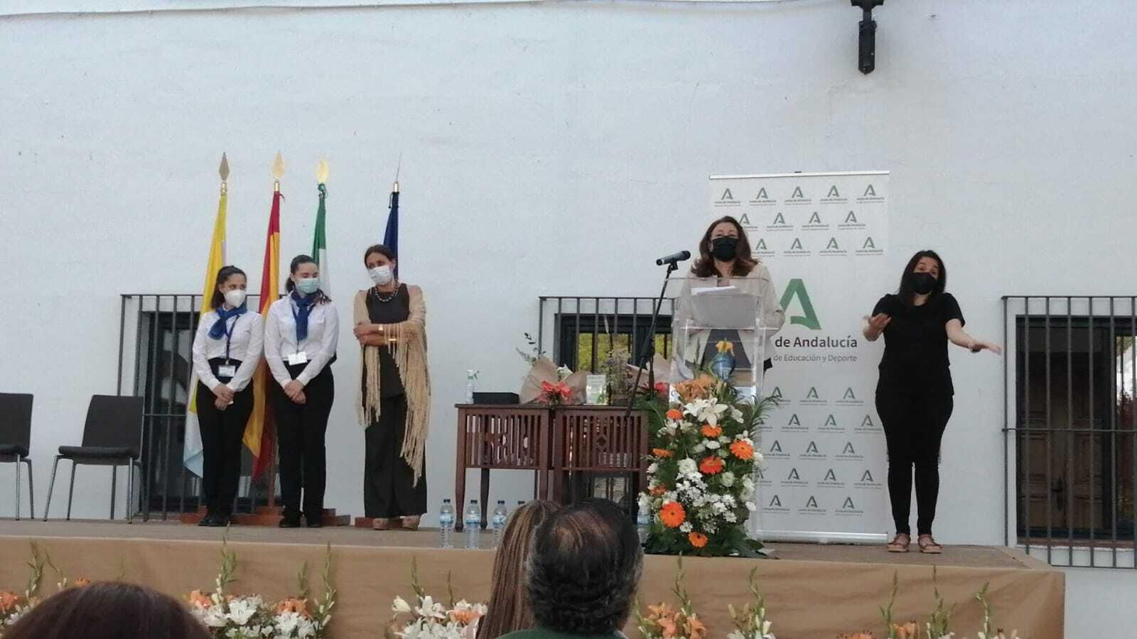 Homenaje organizado por la Delegación de Educación a los miembros de la comunidad educativa.