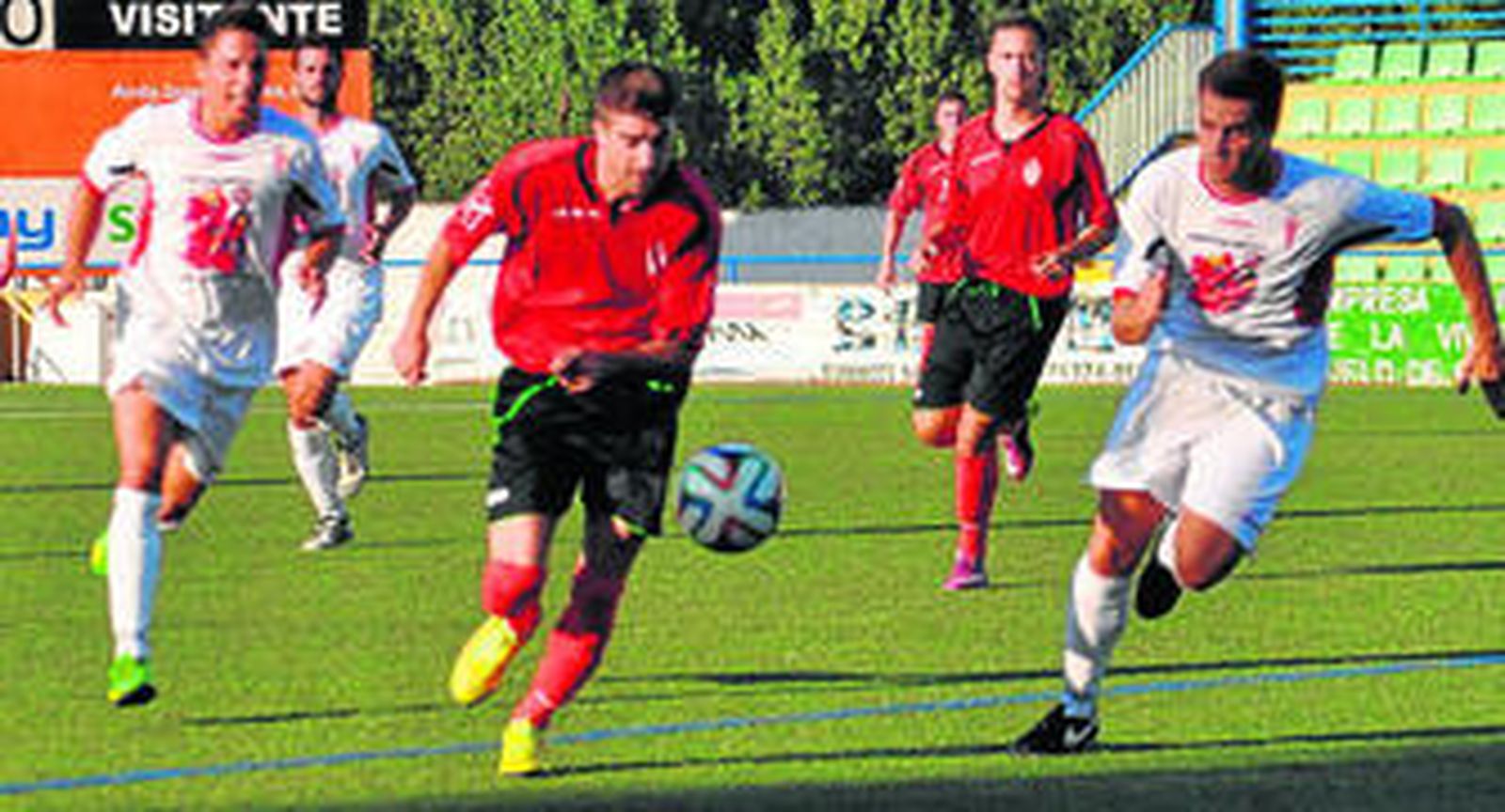 El Guadix estuvo cerca de sacar una igualada en el viejo campo de Linarejos.