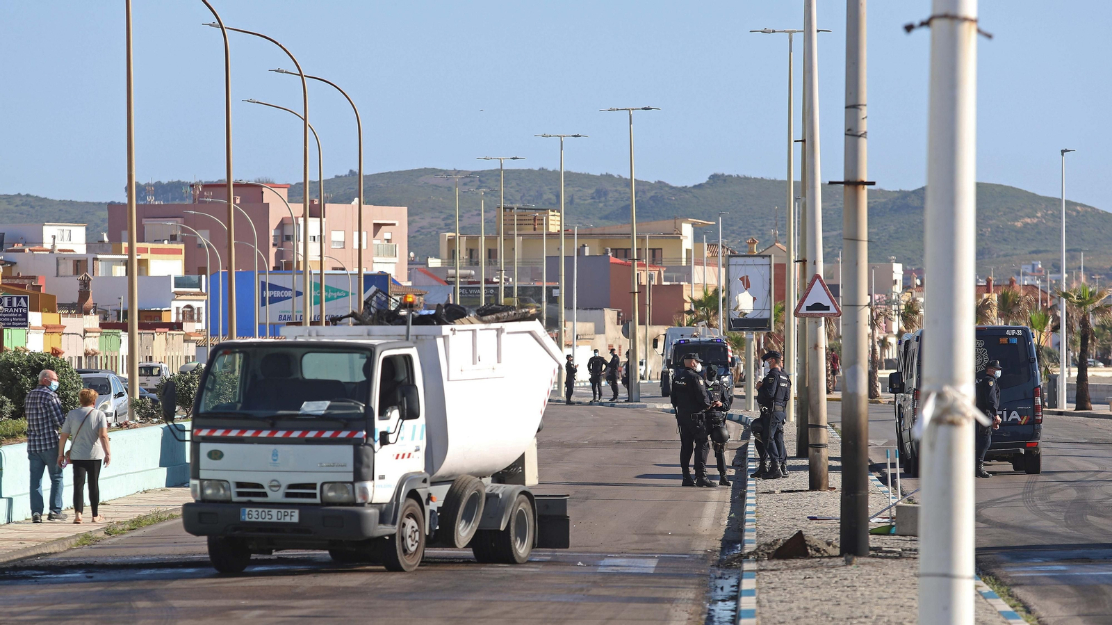 Nueva noche de incidentes en La Línea