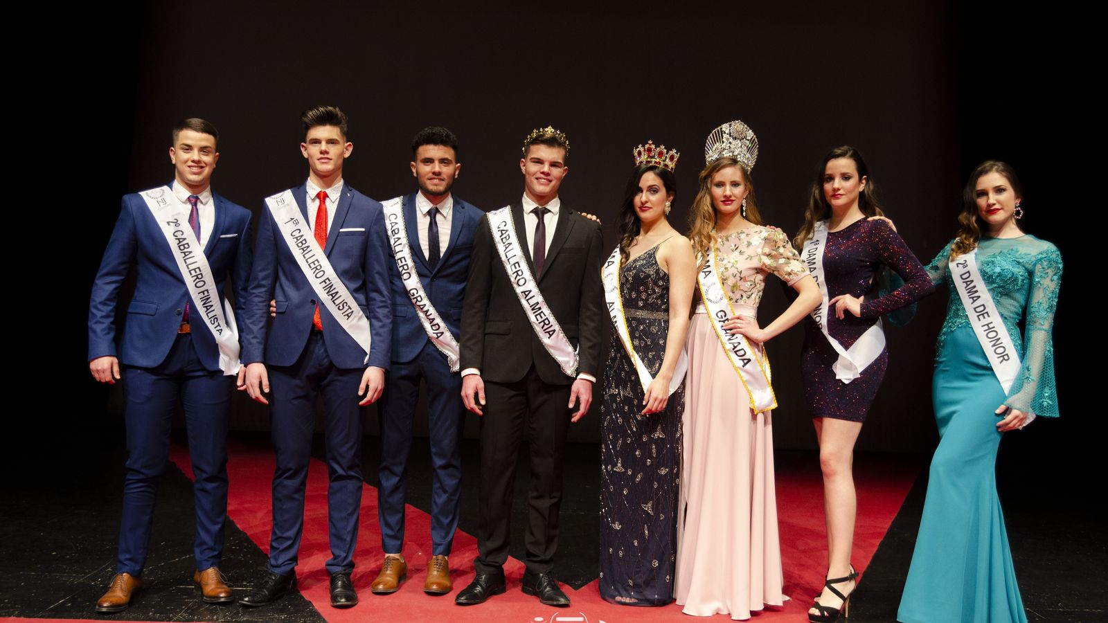 Los ganadores de distintas bandas.