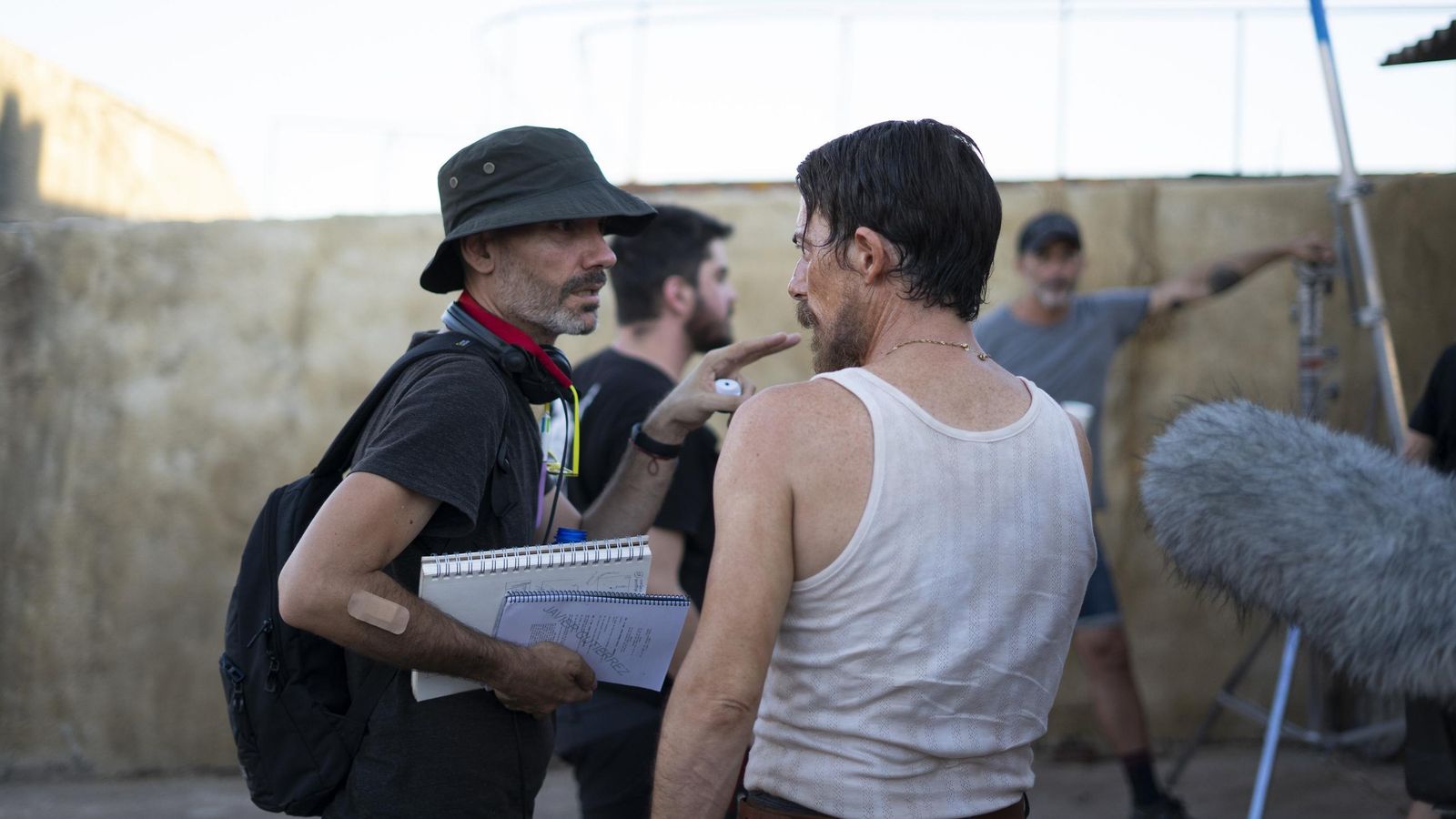 F. Javier Gutiérrez y Víctor Clavijo, en el rodaje de 'La espera'.