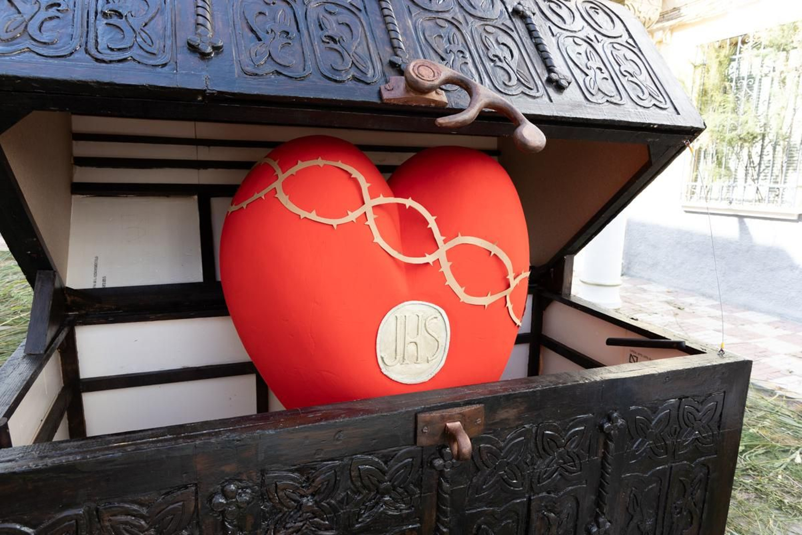 Los vecinos de Villardompardo exponen las obras de su Corpus un año más, en imágenes