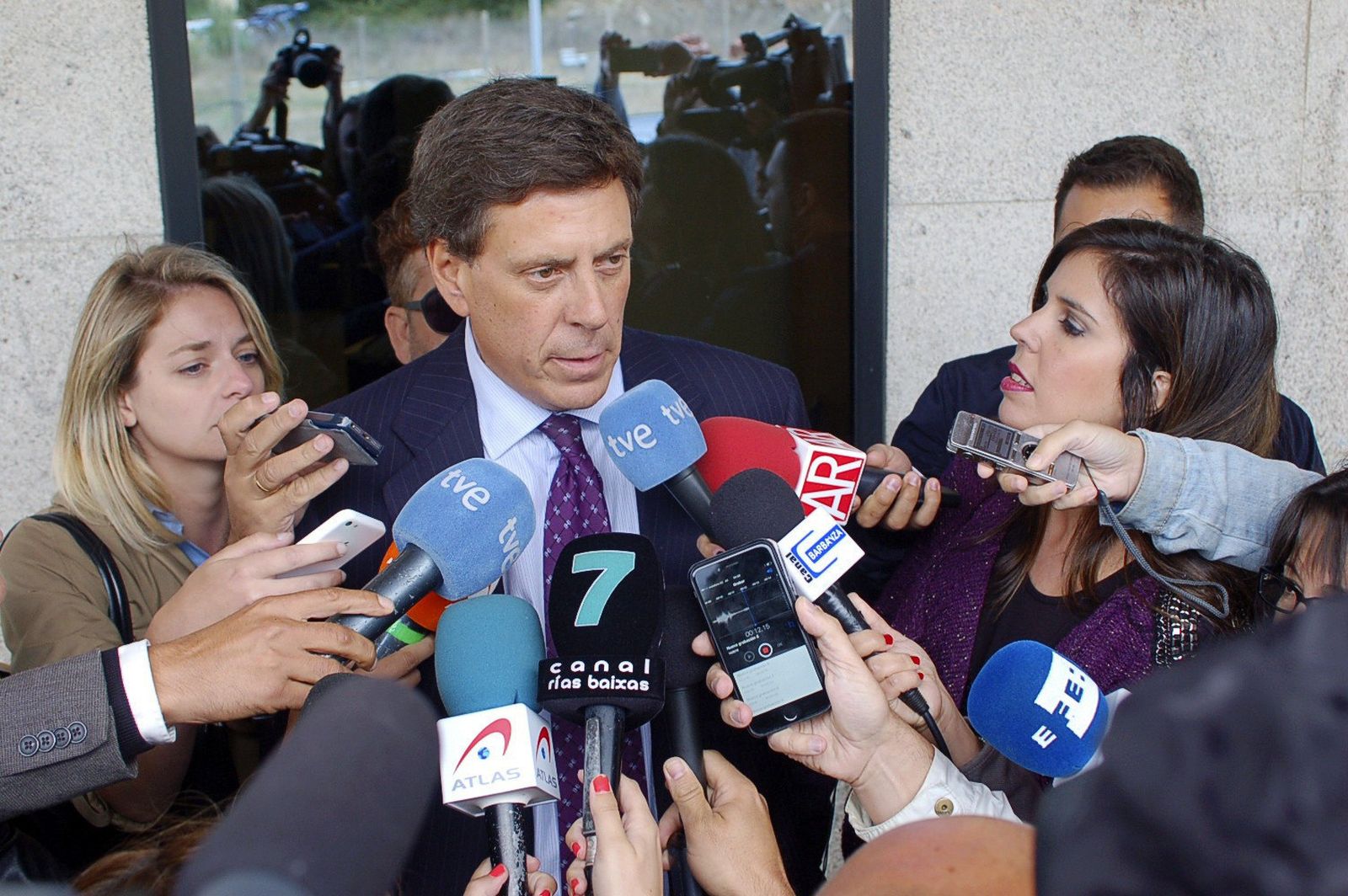 Juan Carlos Quer , el padre de Diana, atiende a los medios