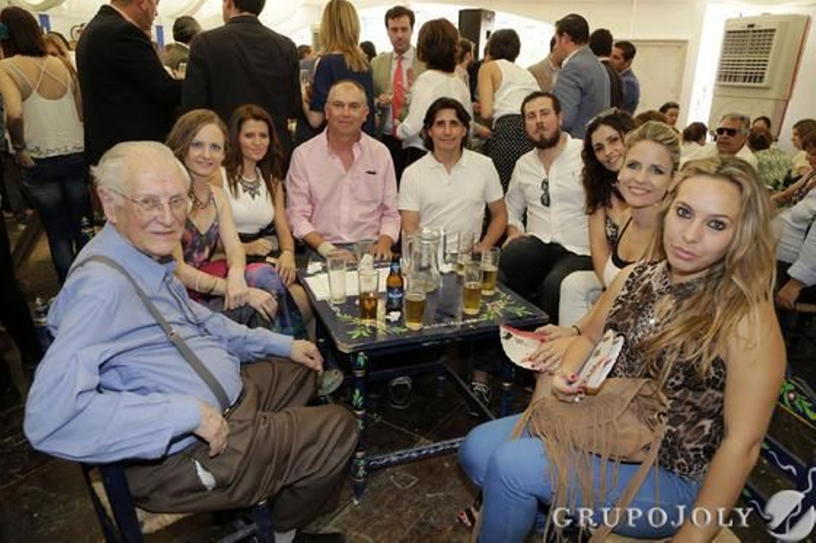 Vicente Díaz, Laura López, Anca Maxim, de Estética Médico Quirúrgica, Bufete Antonio Díaz, Javier Rodríguez, Pedro Domínguez, del Centro Médico Alcalá, Noelia Baños, Silvia Loralela y Paloma Alonso.

Foto: Vanesa Lobo