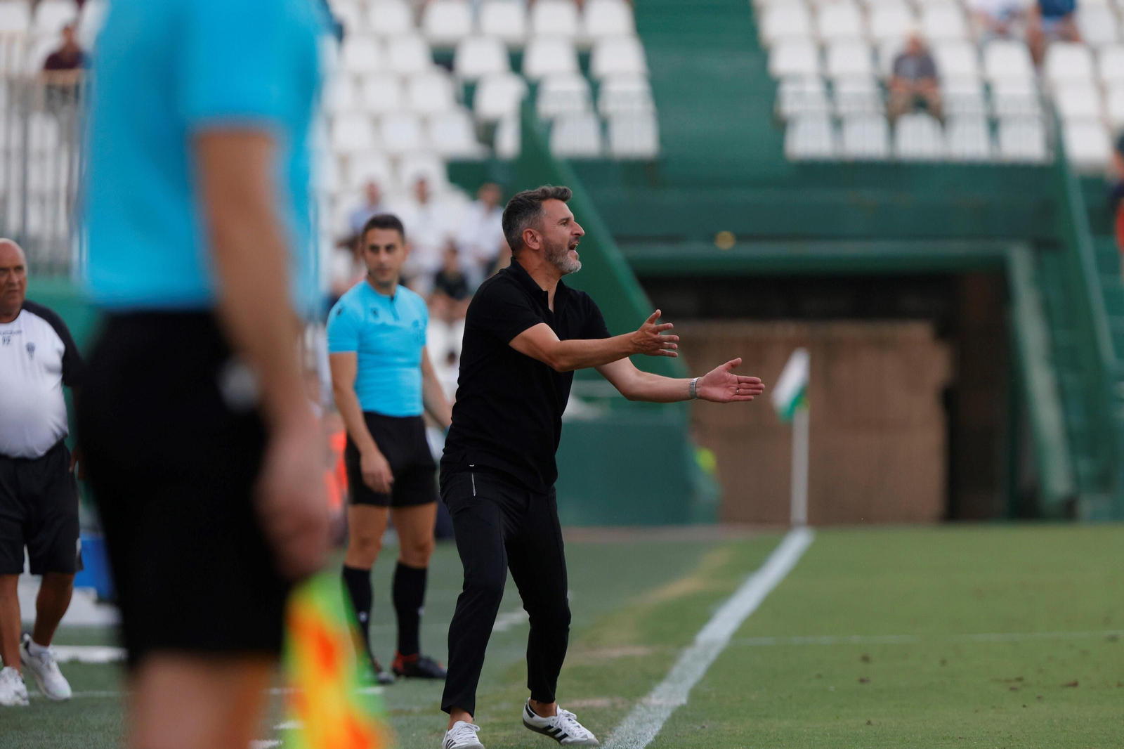 Iván Ania, ya pensando en el play off de ascenso frente a la Ponferradina Iván Ania, ya pensando en el play off de ascenso frente a la Ponferradina