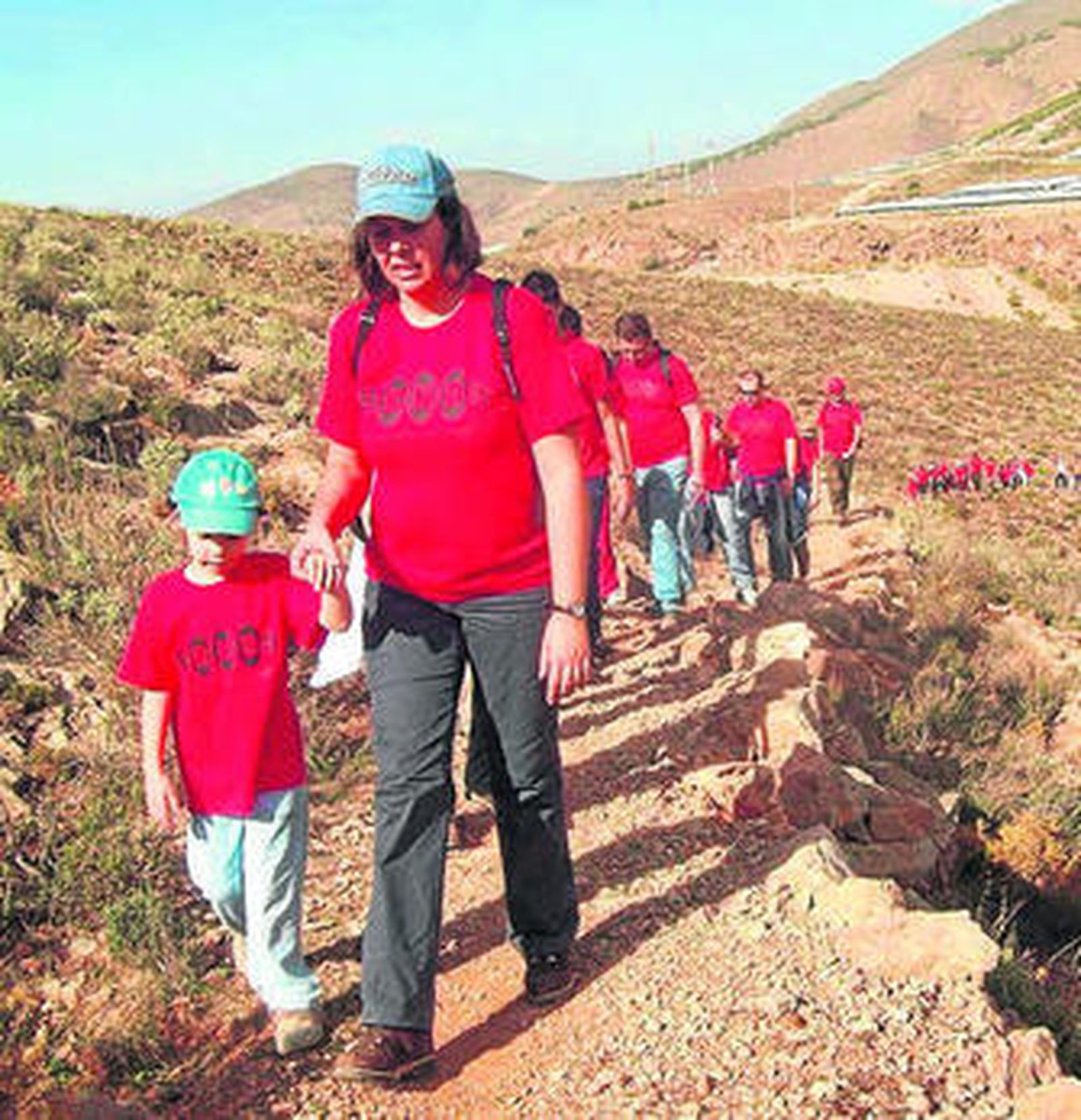 Más de 200 senderistas en Dalías