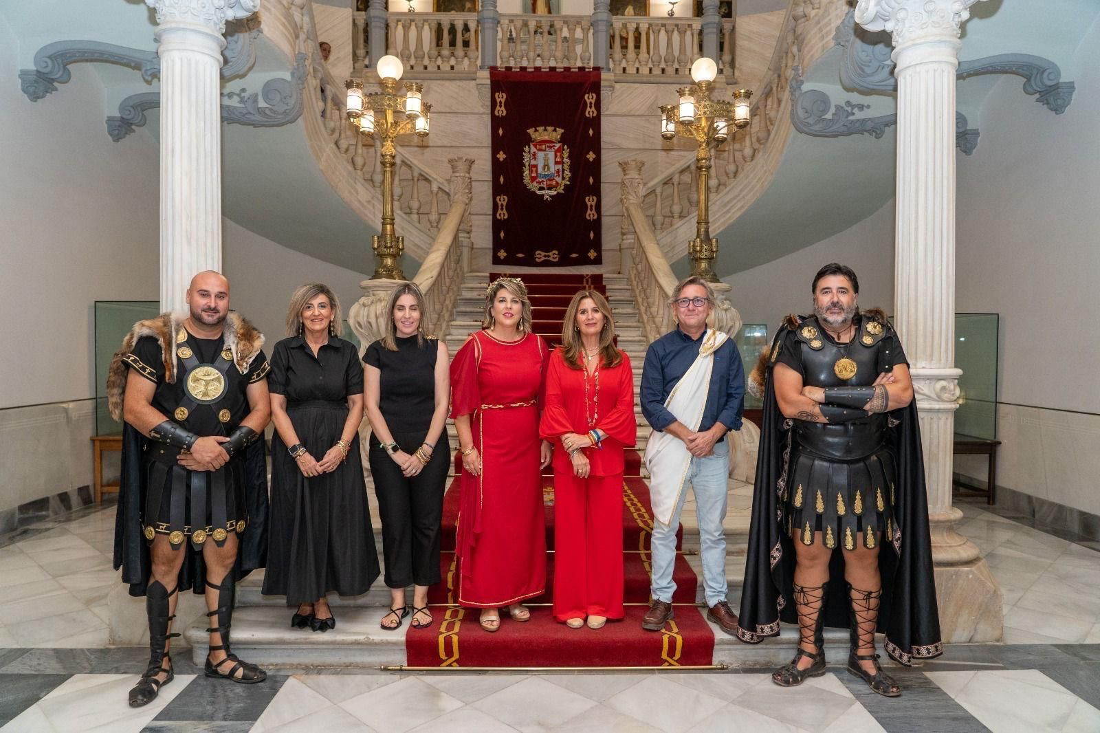 Así fue el paseo de la recreación de Cástulo de Linares por el desfile de Cartagena, en imágenes