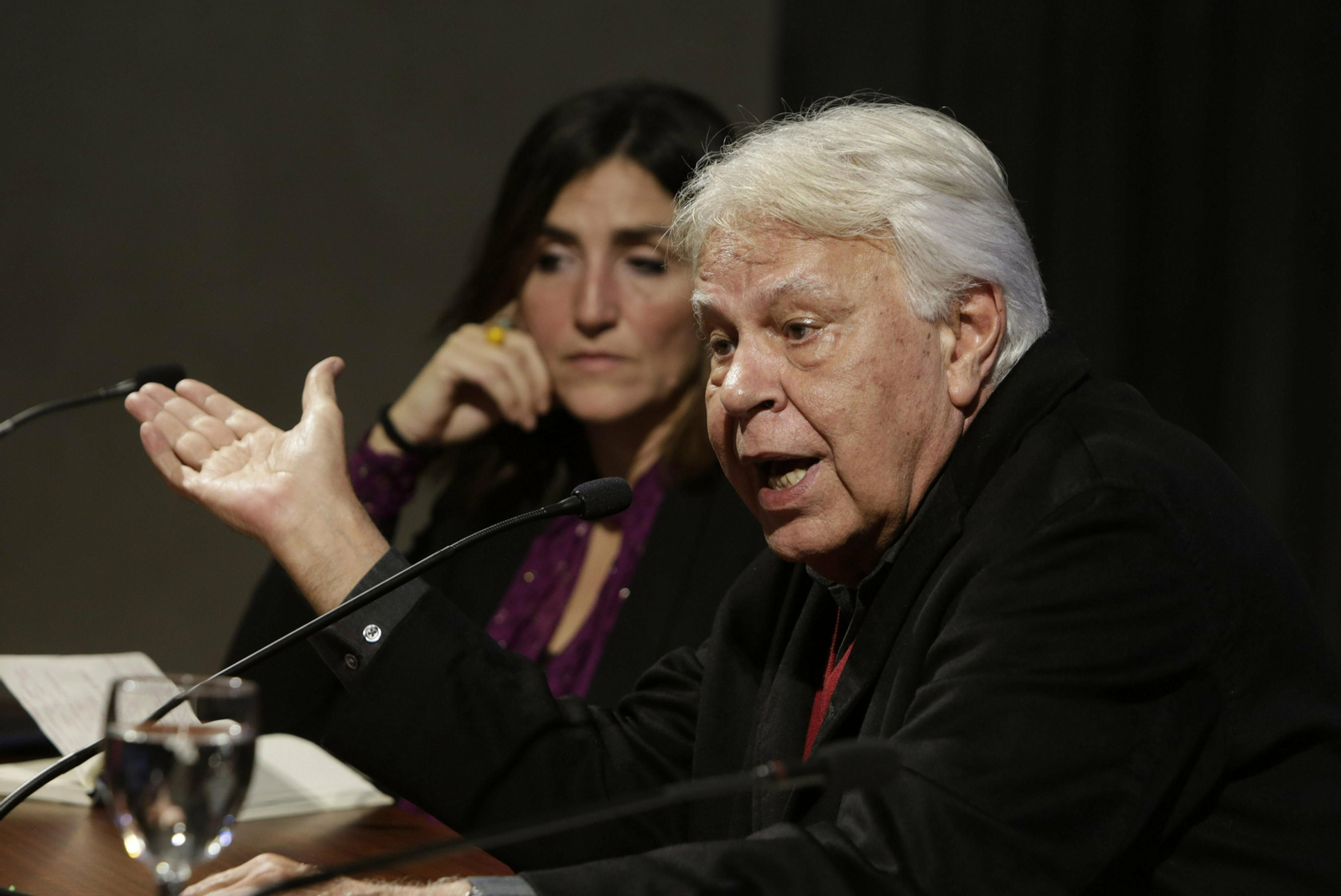 Felipe González en un momento de su intervención