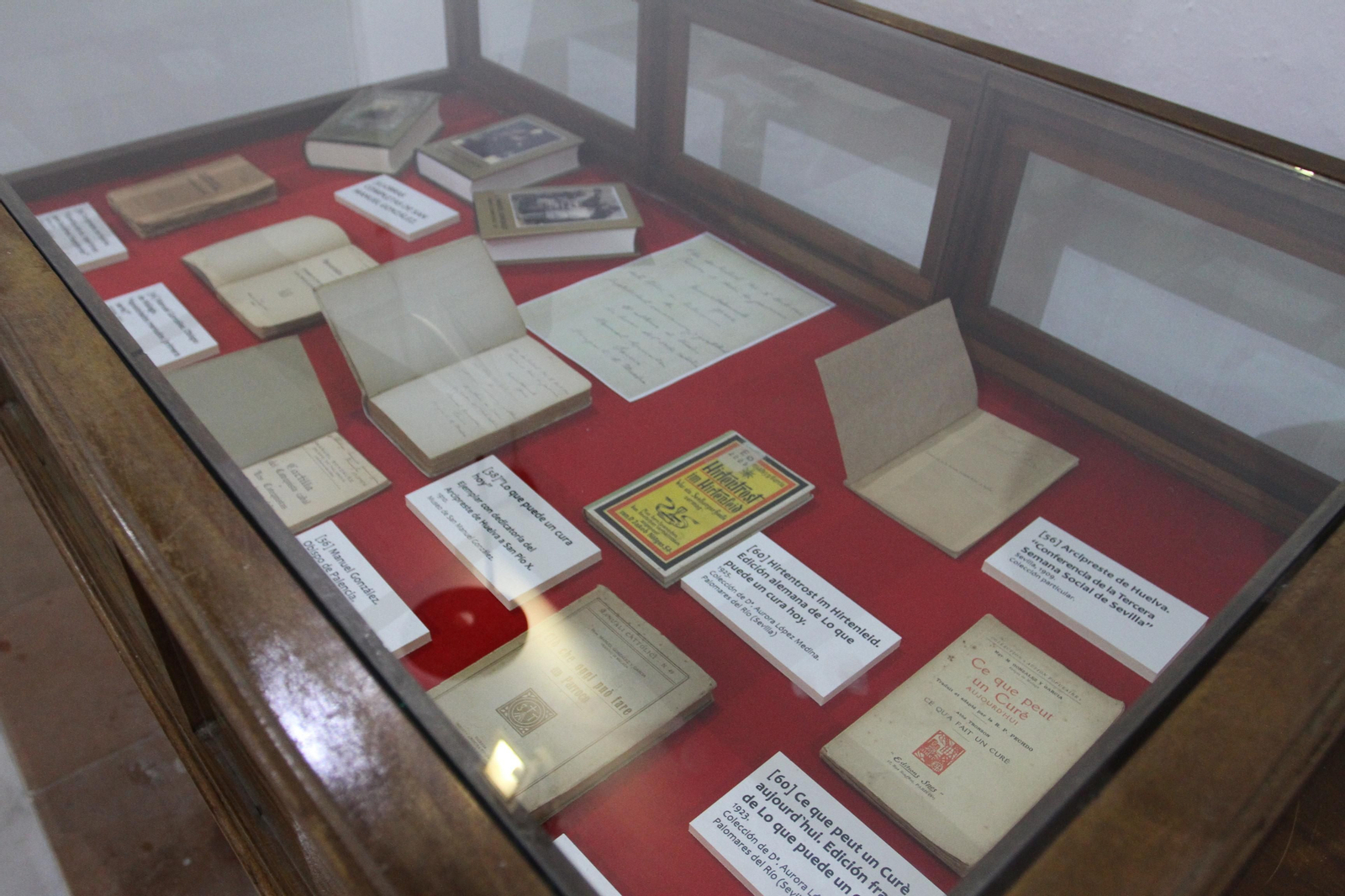 La inauguración de la exposición 'Arcipreste de Huelva, San Manuel González', en imágenes