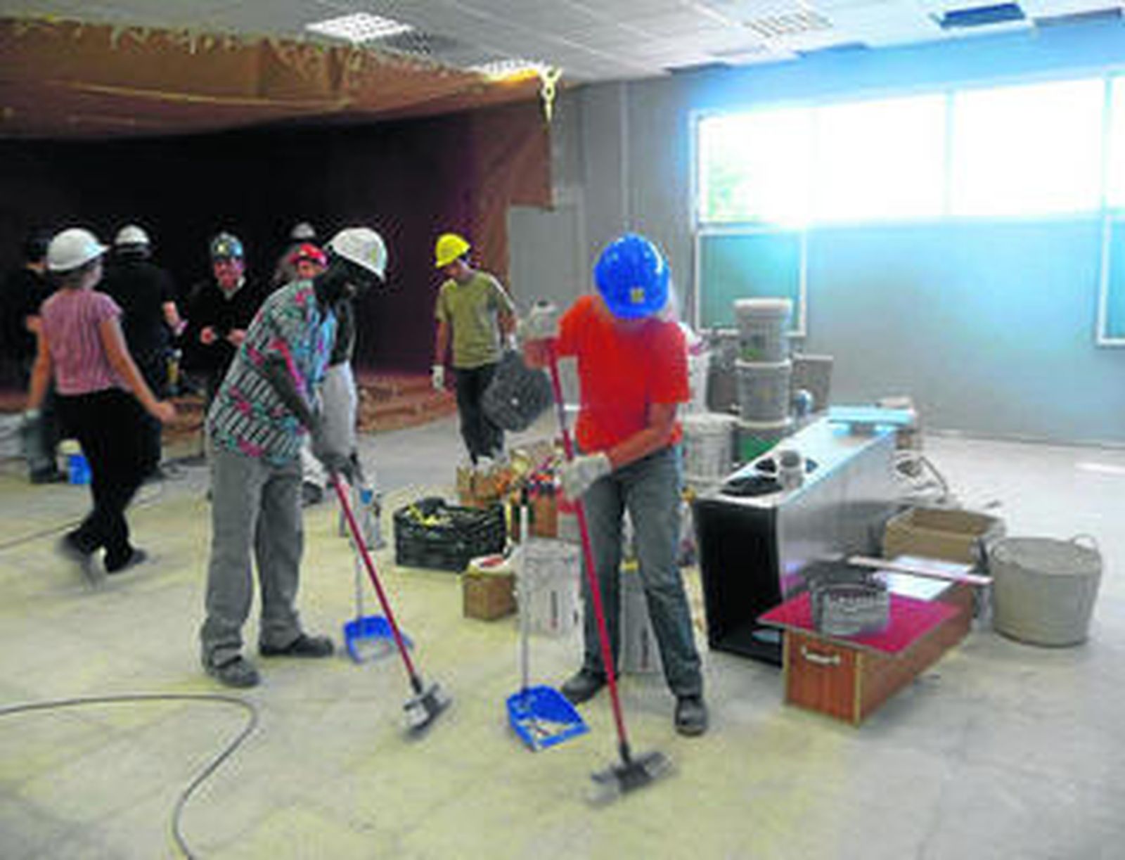 Los voluntarios se han esforzado porque todo quede perfecto.