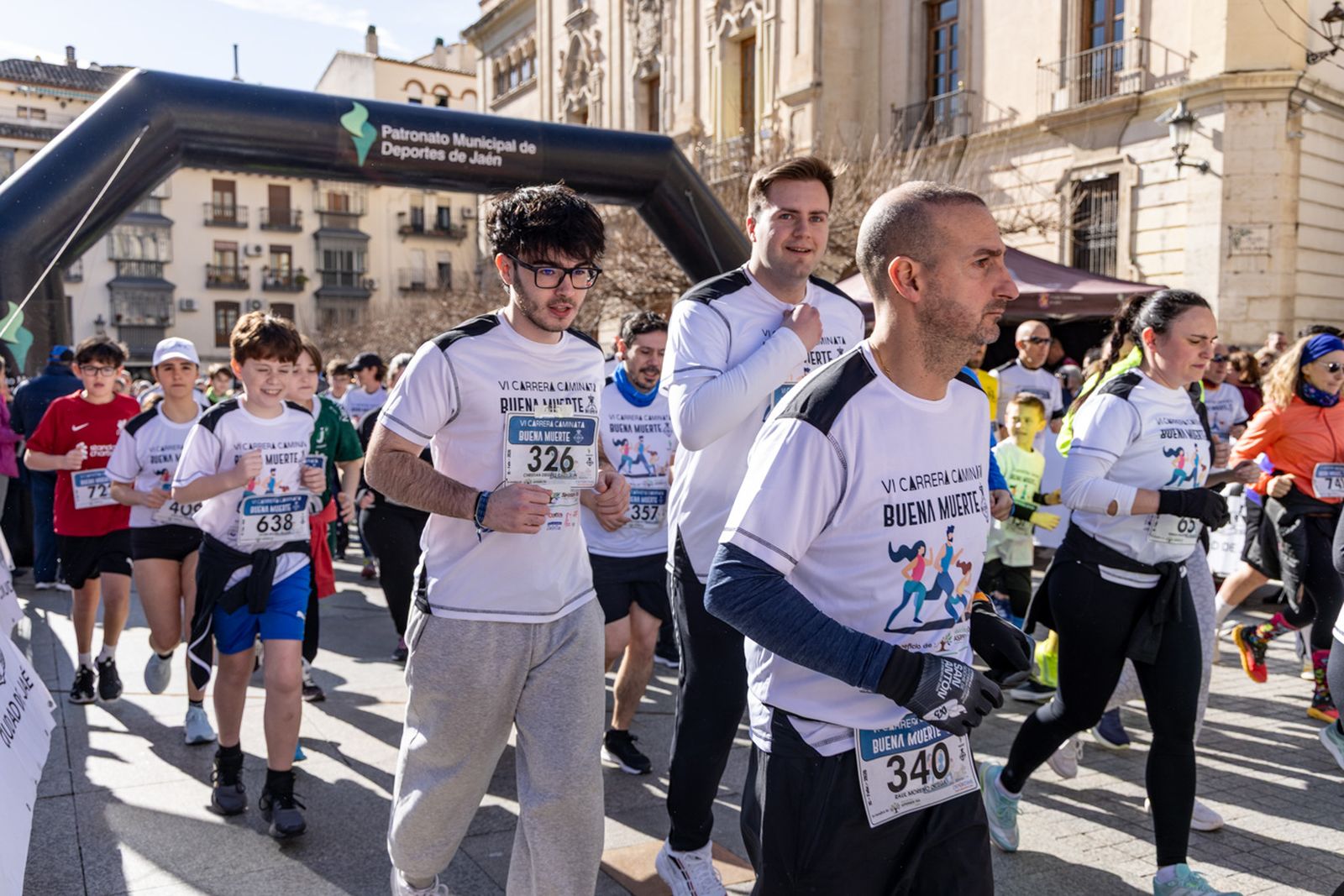 En imágenes: deporte y solidaridad se dan la mano en la VI Carrera-Caminata de la Hermandad de la Buena Muerte (1)