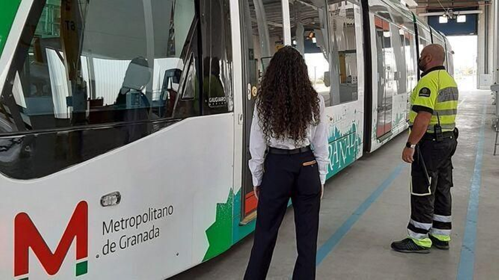 ¿Aplicará la Junta la rebaja del 30% en el precio de los abonos de Metro y bus metropolitano?