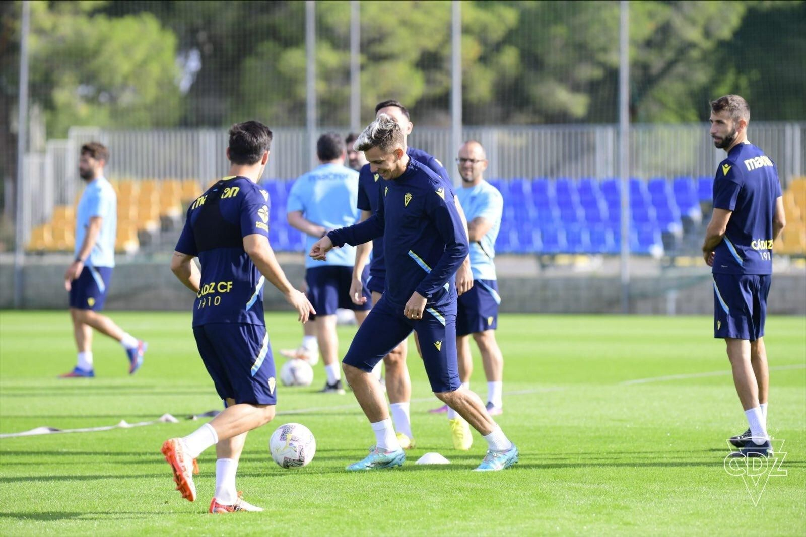 Entrenamiento del Cádiz el martes en El Rosal.