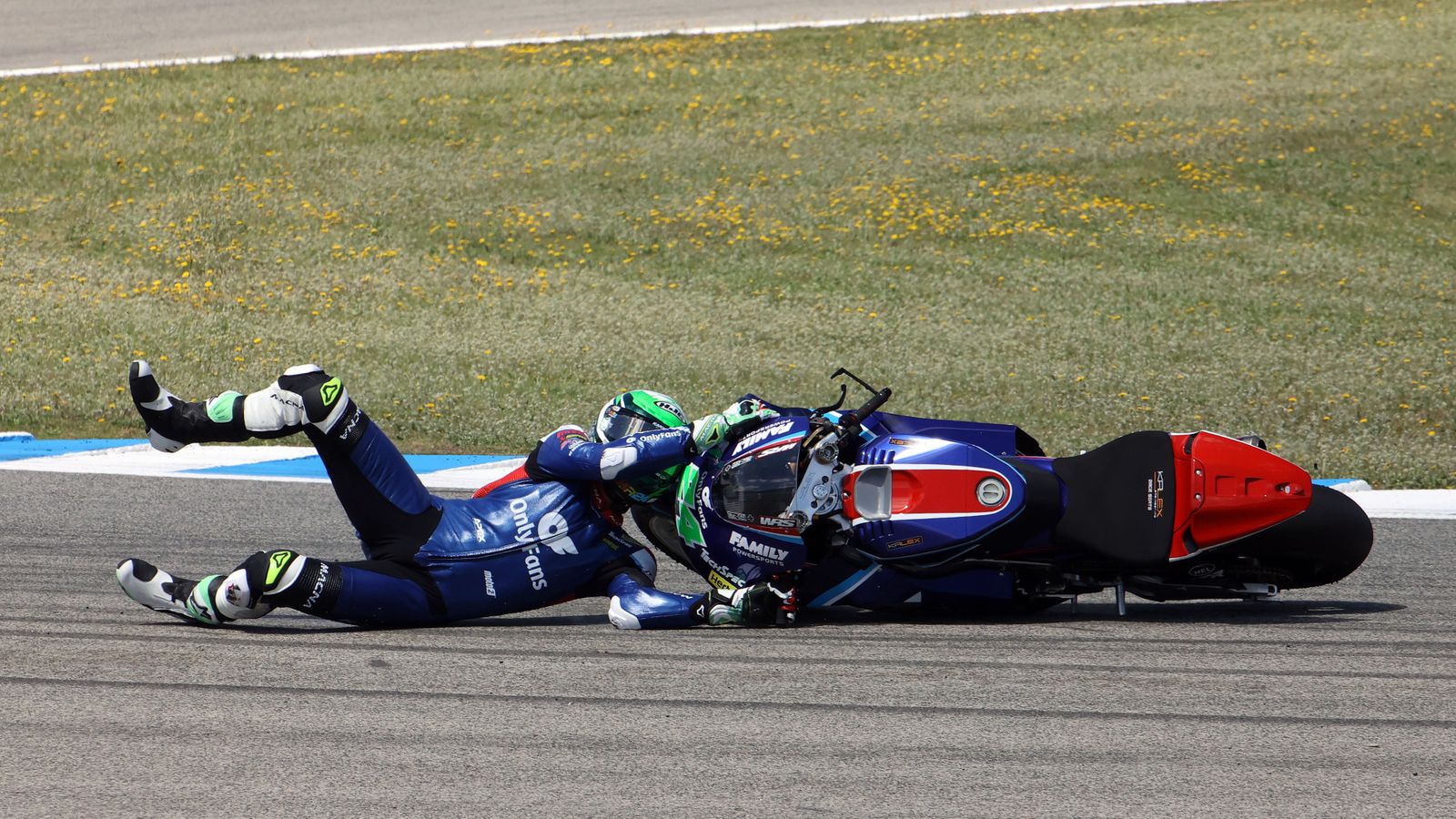 Imágenes de las caídas en las carreras del GP España en Jerez