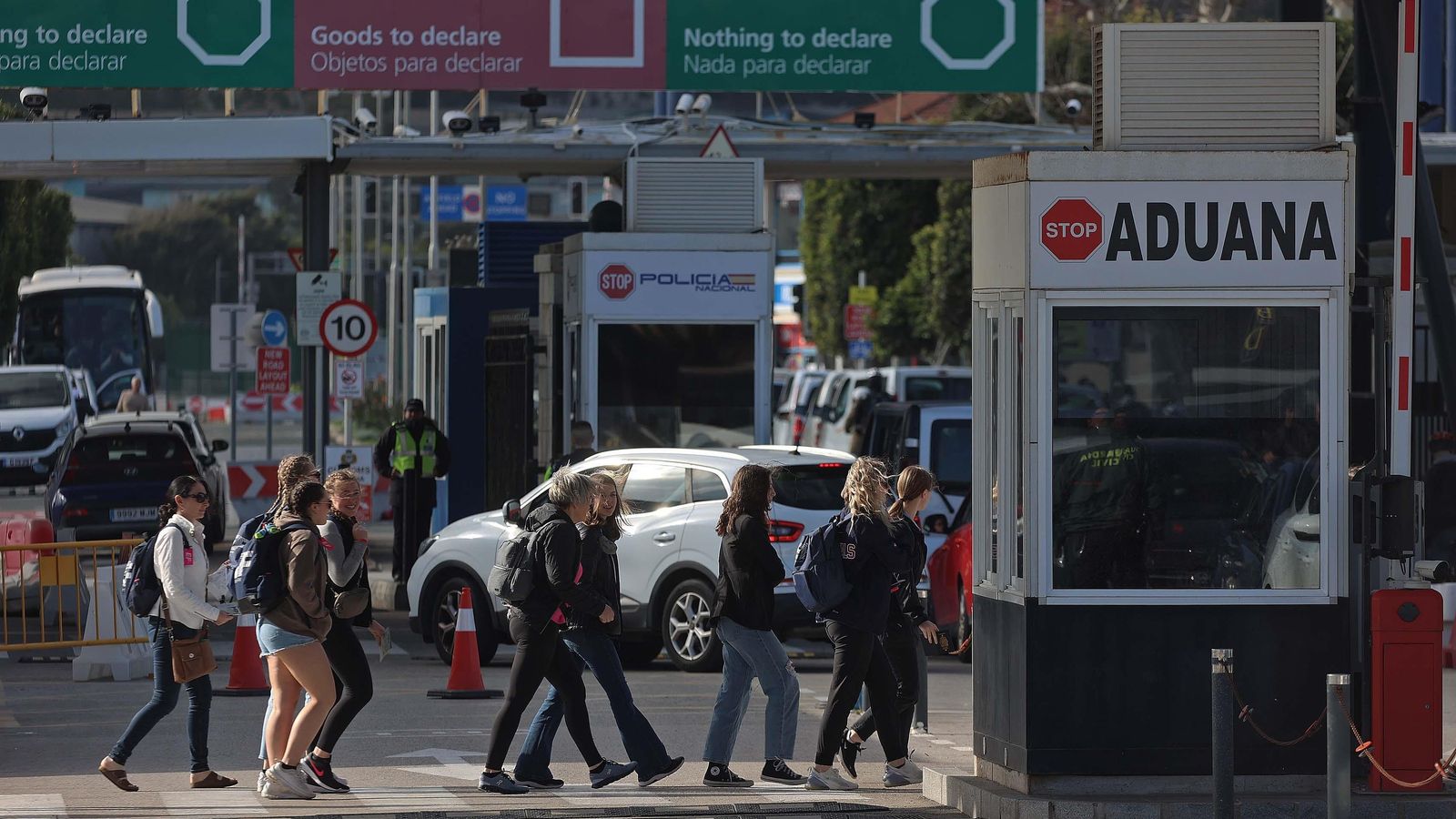El paso entre La Línea y Gibraltar.