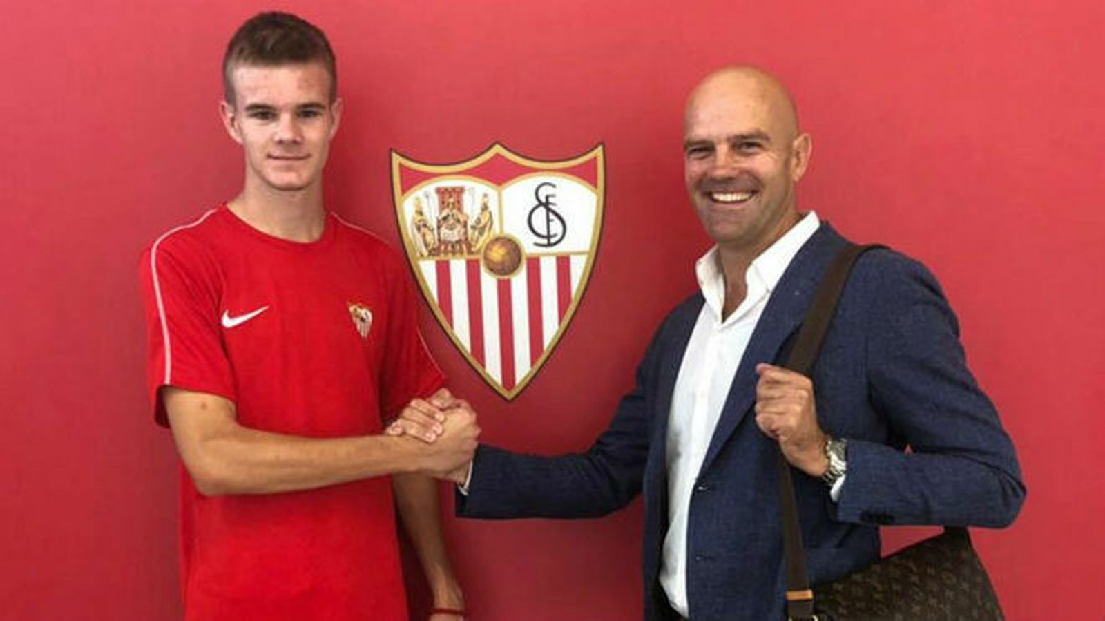 Nikola Gluscevic e Igor Gluscevic, en las oficinas del Sevilla FC.