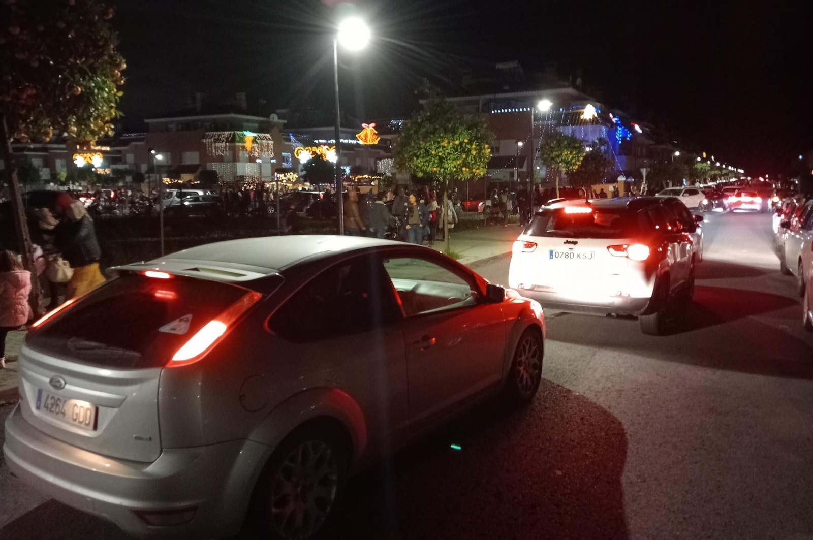 Imágenes de la calle del Grinch de Corrales, Huelva