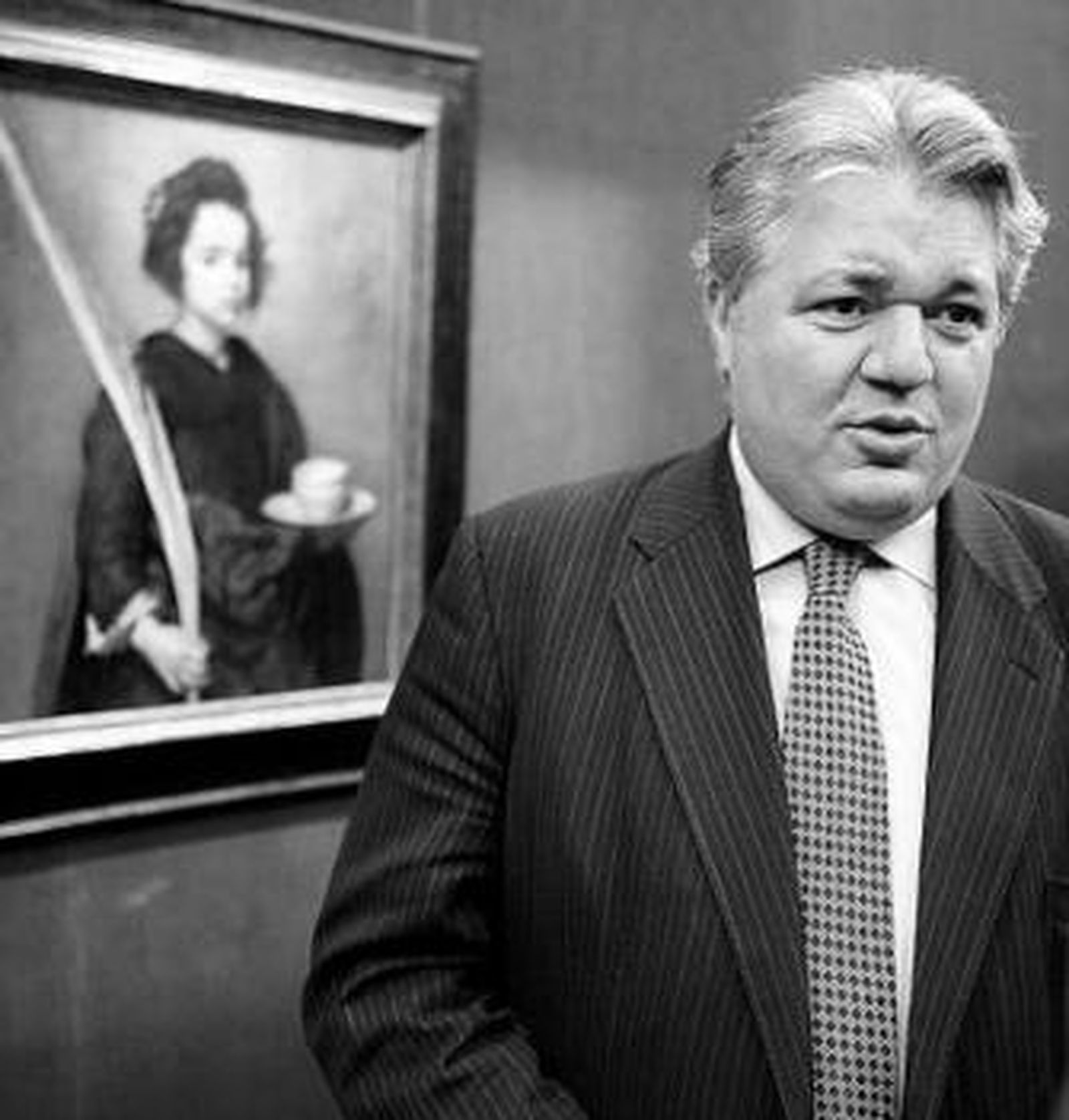 Marset, en una imagen de archivo, junto al lienzo 'Santa Rufina'.