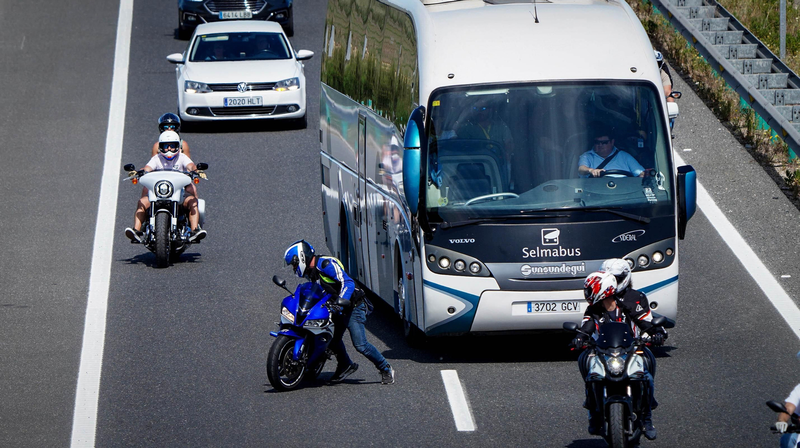Muchas moteros acuden al Circuito Ángel Nieto de Jerez