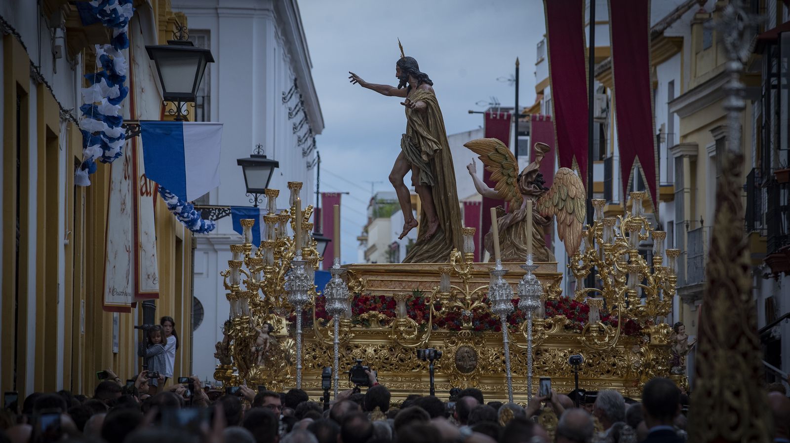 Las imágenes de la salida extraordinaria del Señor de la Resurrección