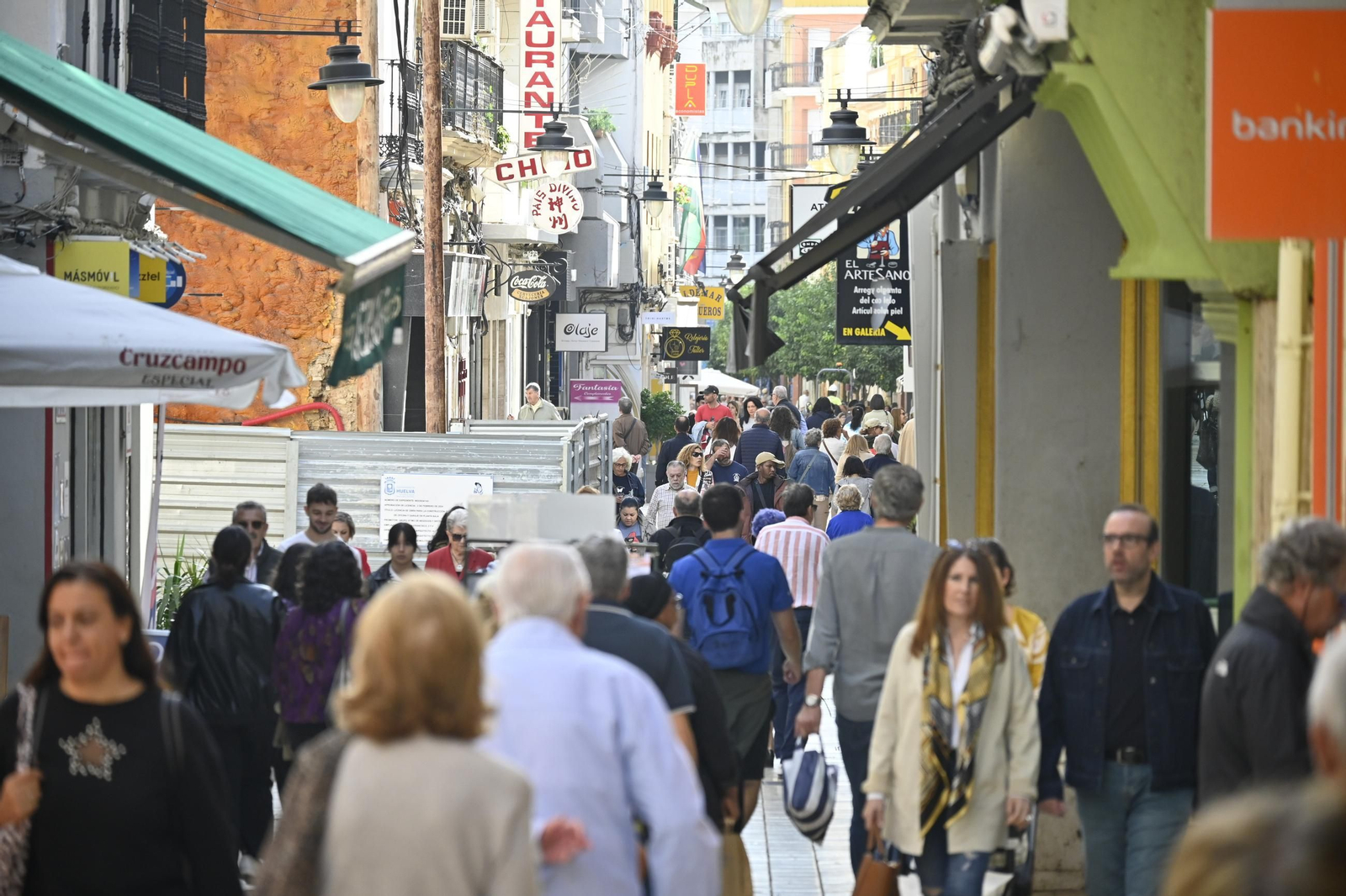 Imágenes de ambiente del jueves 24 de octubre en Huelva