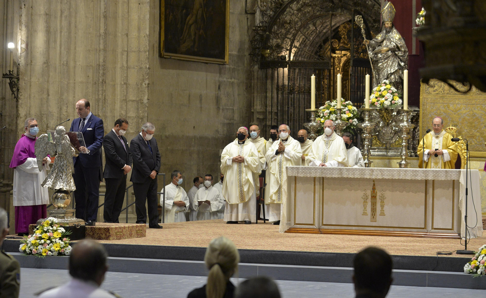 La Misa de despedida de Monseñor Asenjo, en imágenes