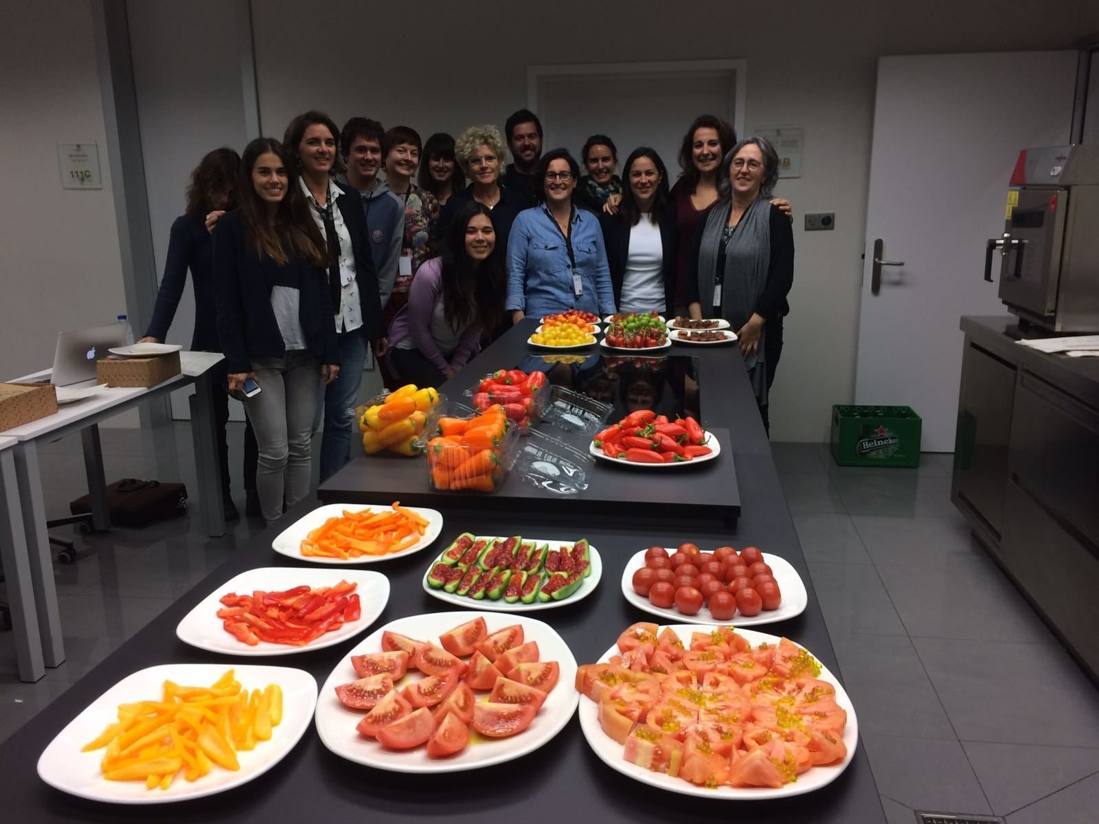 La empresaria almeriense Lola Gómez Ferrón impartió una charla en el Basque Culinary Center, con una degustación de hortalizas de Almería.