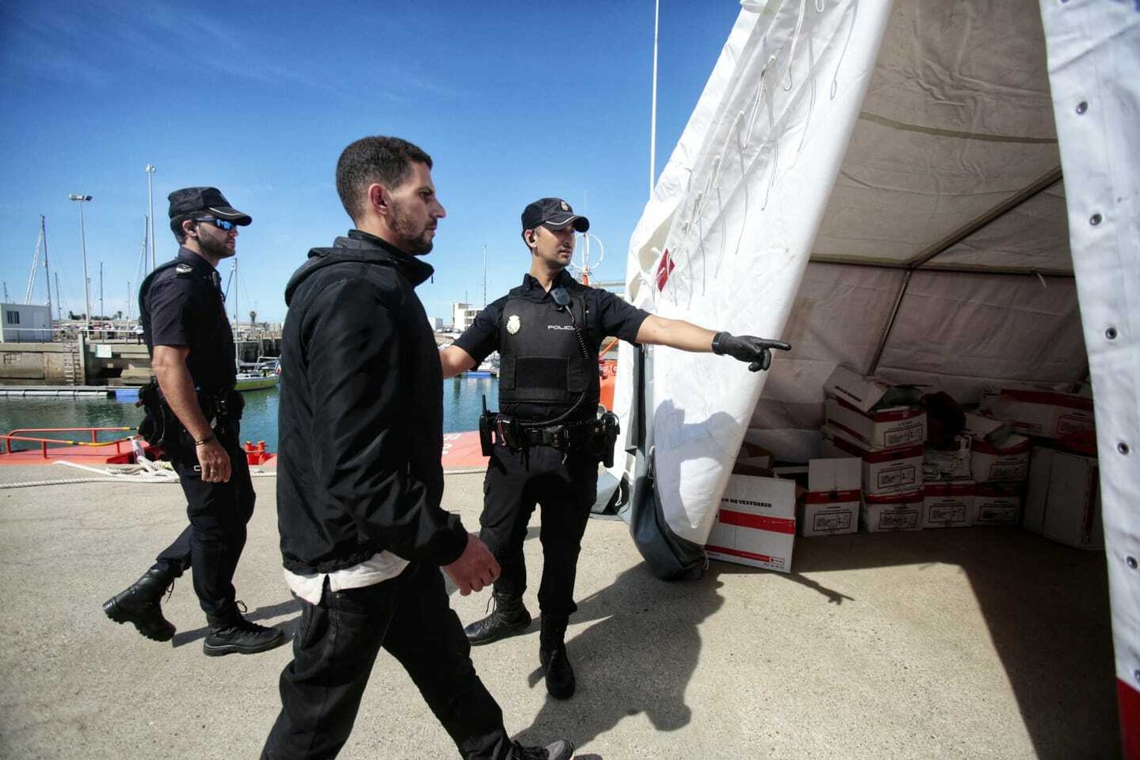 Llegada de una patera a Puerto América