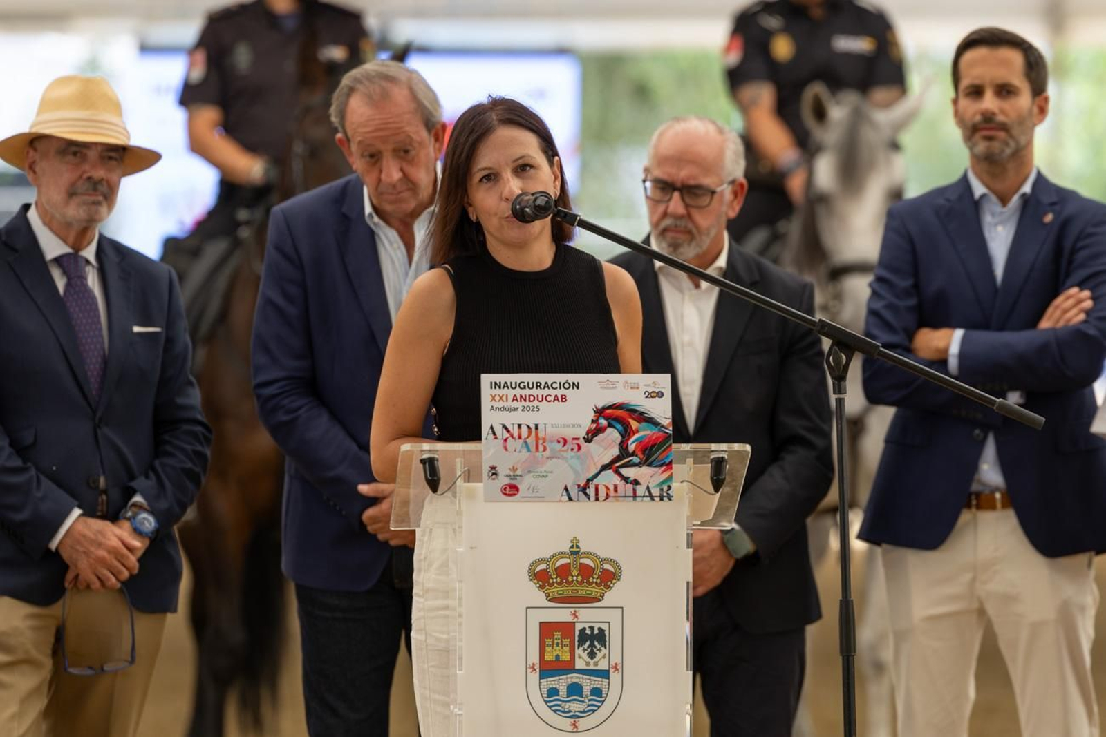 Anducab rinde homenaje a la unidad de caballería de la Policía Nacional