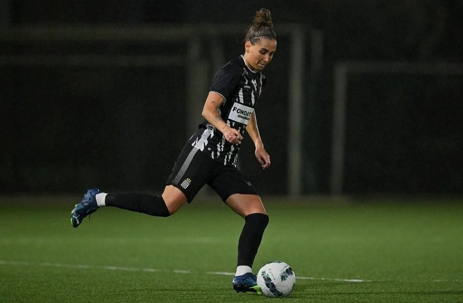 Deli en su etapa como jugadora del Charleroi.