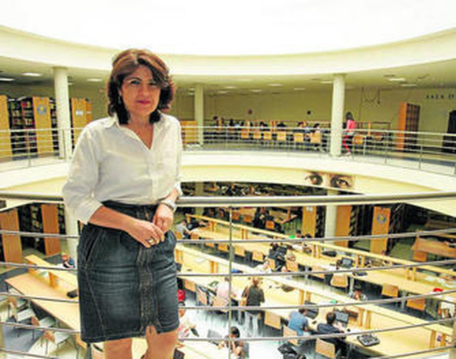 Encarnación Fuentes Melero, directora de la Biblioteca Nicolás Salmerón de la Universidad de Almería.
