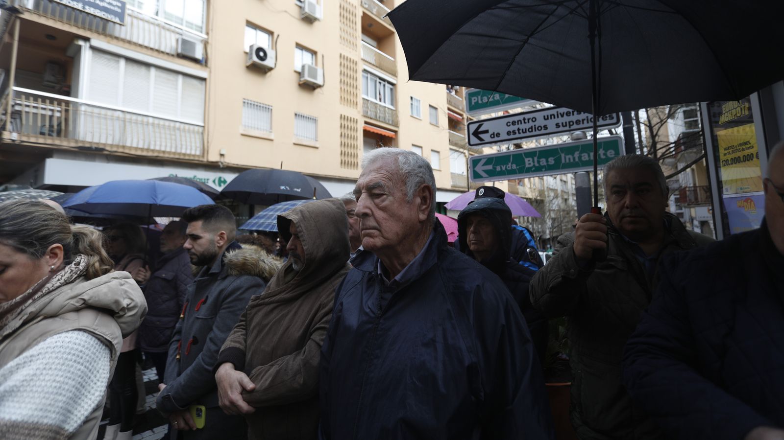 Las fotos de la concentración silenciosa por la muerte de dos guardias civiles en Barbate