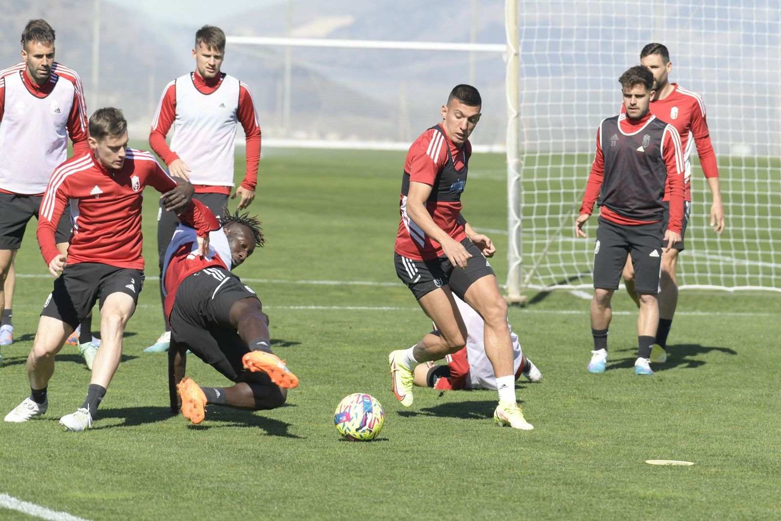 Un rondo en el entrenamiento de este miércoles.