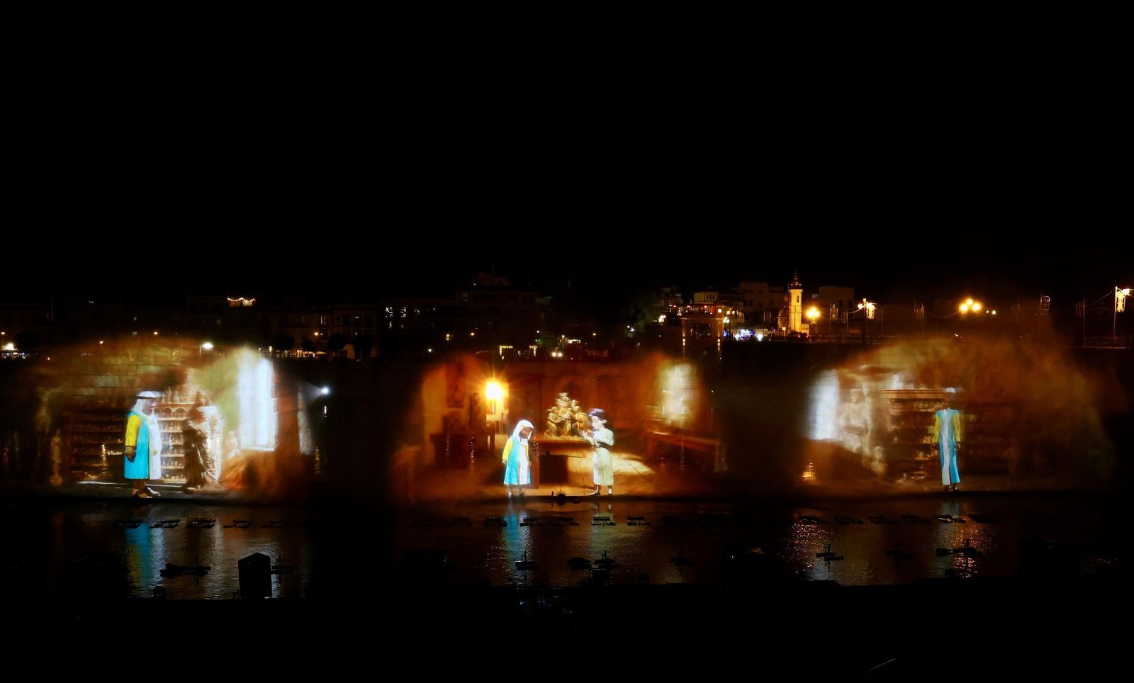 Así es la nueva edición de 'Navigalia': las fotos del espectáculo en el río