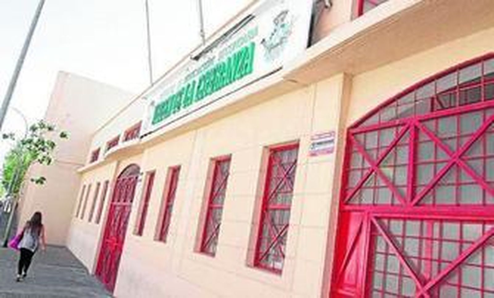 Fachada del IES Virgen de La Esperanza en una imagen tomada a principios de curso.