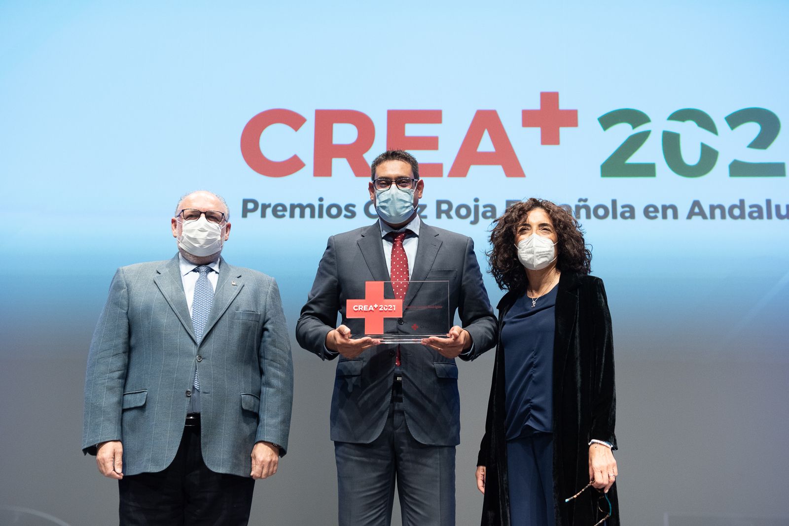 El gerente del Distrito Sanitario Almería recibe la distinción.