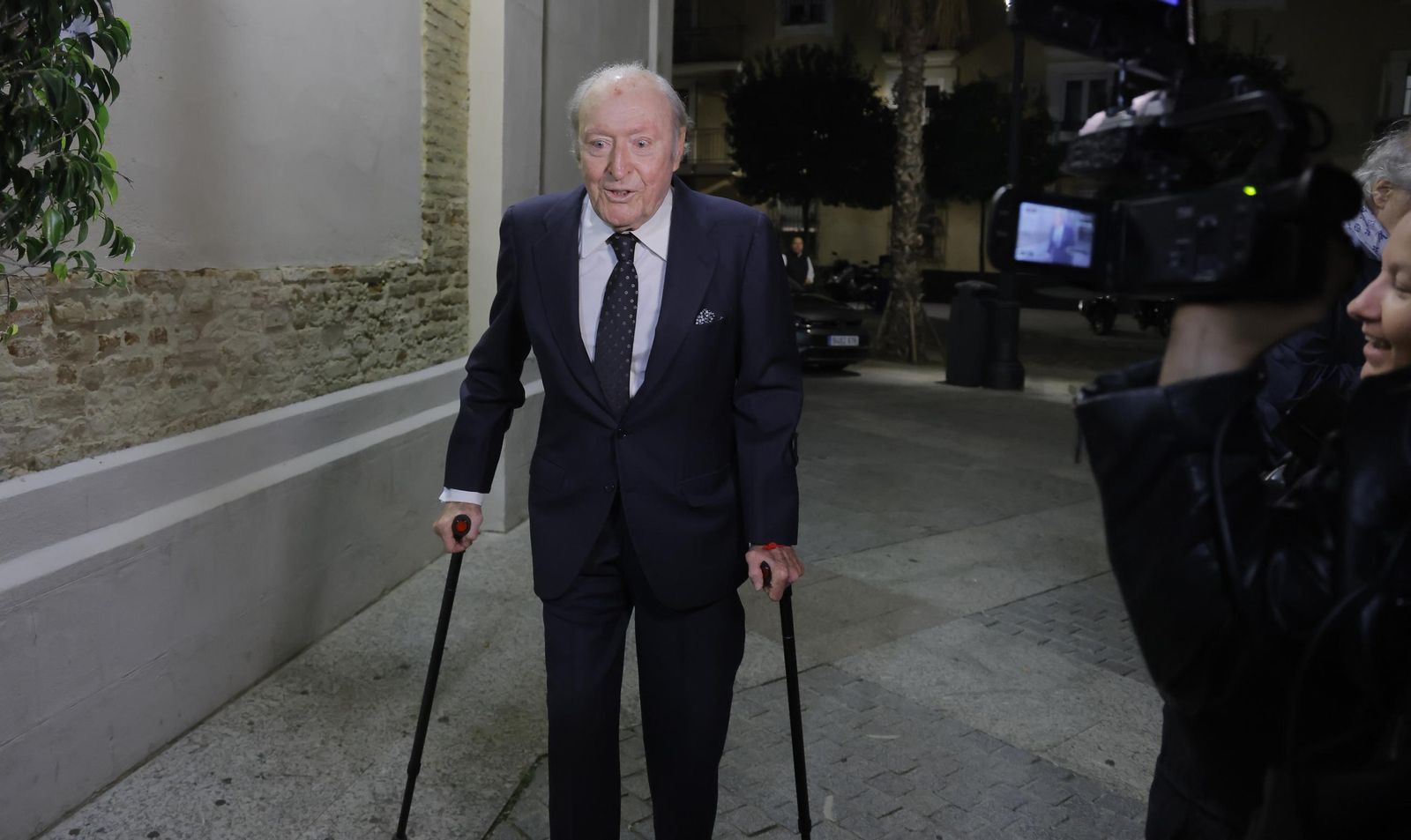 Famosos en el décimo aniversario de la muerte de la Duquesa de Alba, todas las fotos