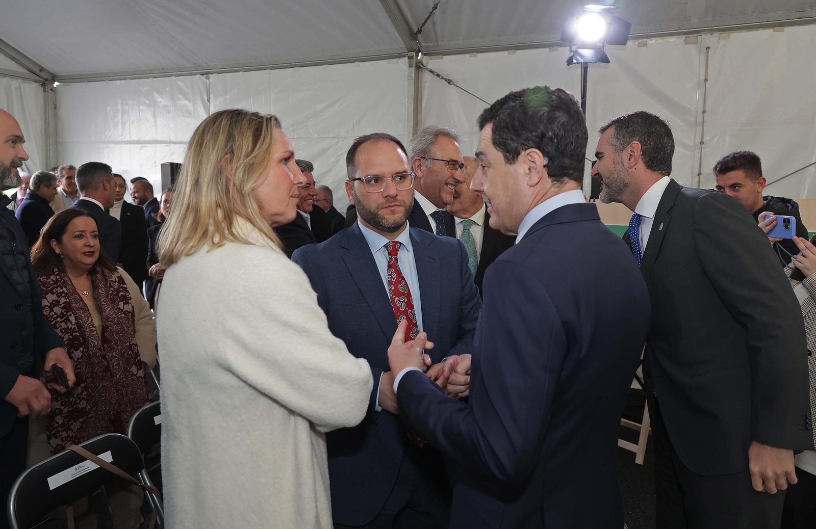 Juanma Moreno inaugura en Castellar la nueva tubería de agua para abastecer la zona norte de San Roque y el Valle del Guadiaro, en imágenes