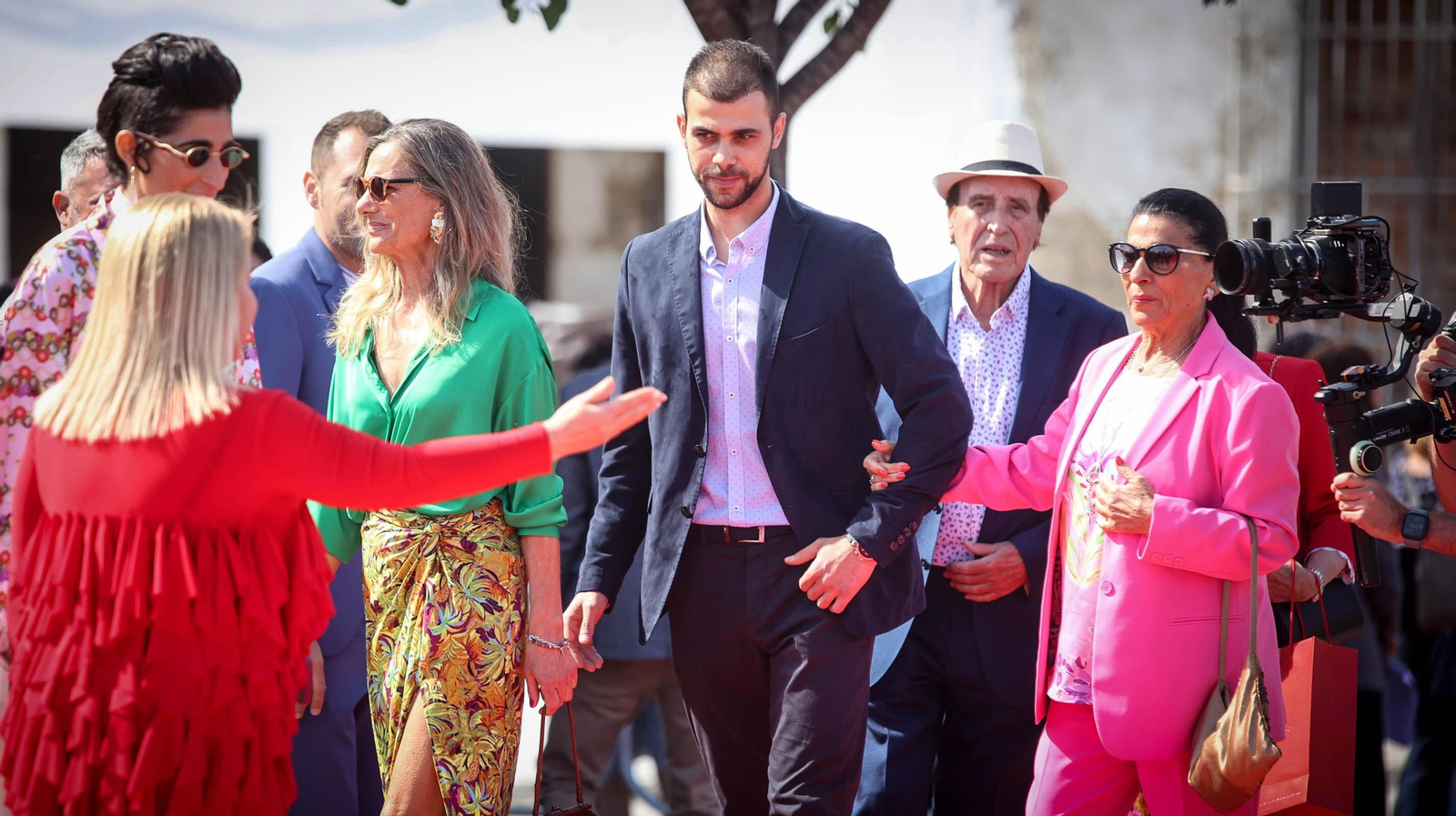 Toda la familia de Lola Flores y muchos famosos en Jerez en la inauguración de su Centro Cultural Toda la familia de Lola Flores y muchos famosos en Jerez en la inauguración de su Centro Cultural