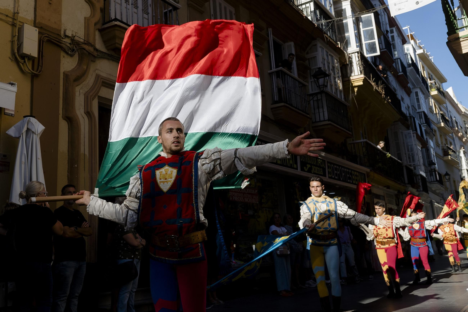 Las imágenes del desfile inaugural del XXX Festival de Folklore Ciudad de Cádiz