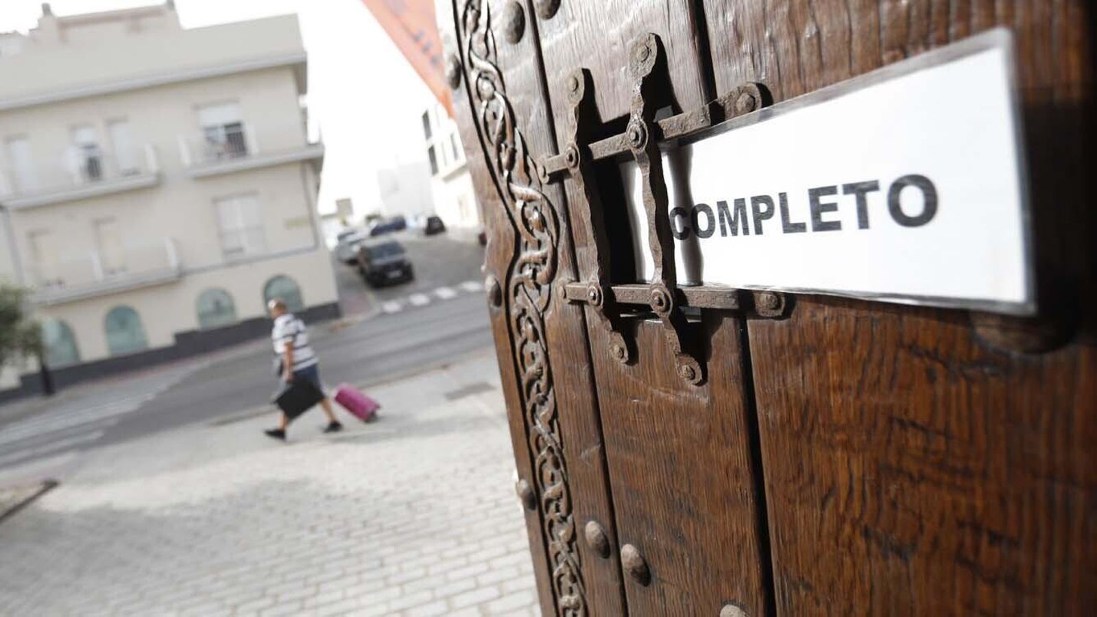 Cartel de un establecimiento sin plazas libres