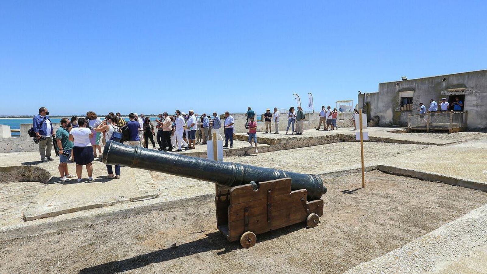 Visitas al Castillo de Sancti Petri.