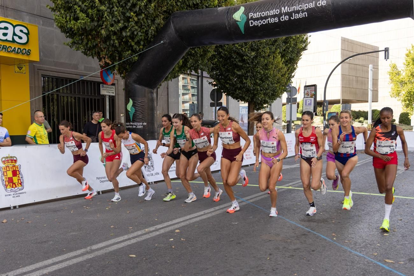 Ignacio Fontes y Marta Serrano reinan en la XXXVII Milla Urbana Internacional de Otoño 'Manuel Pancorbo'