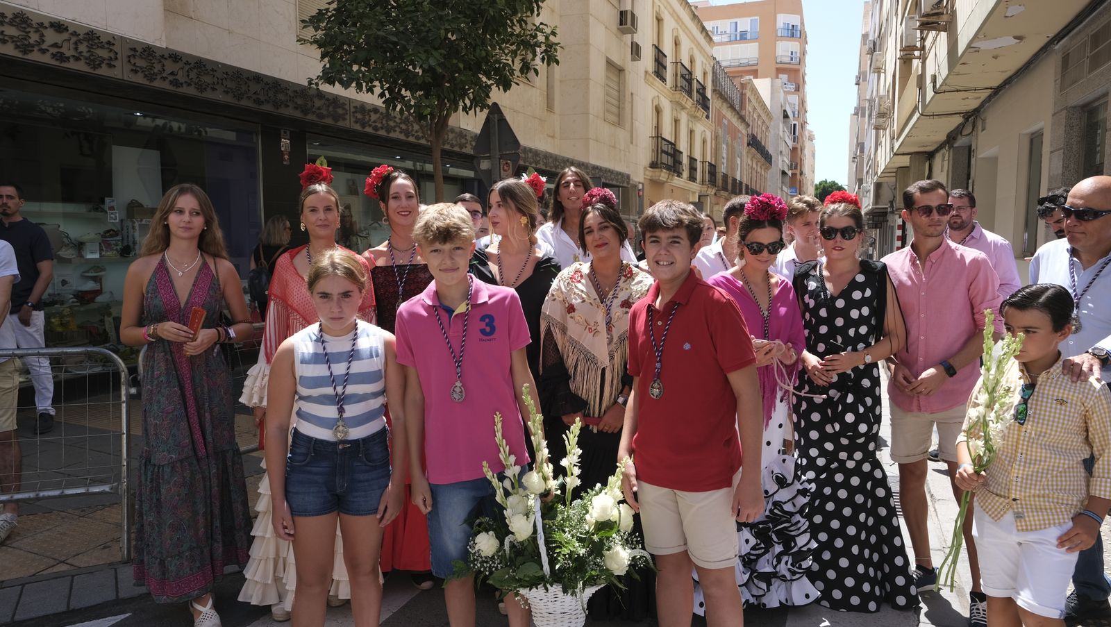 Imágenes de la ofrenda floral a la Virgen del Mar. Feria de Almería 2022