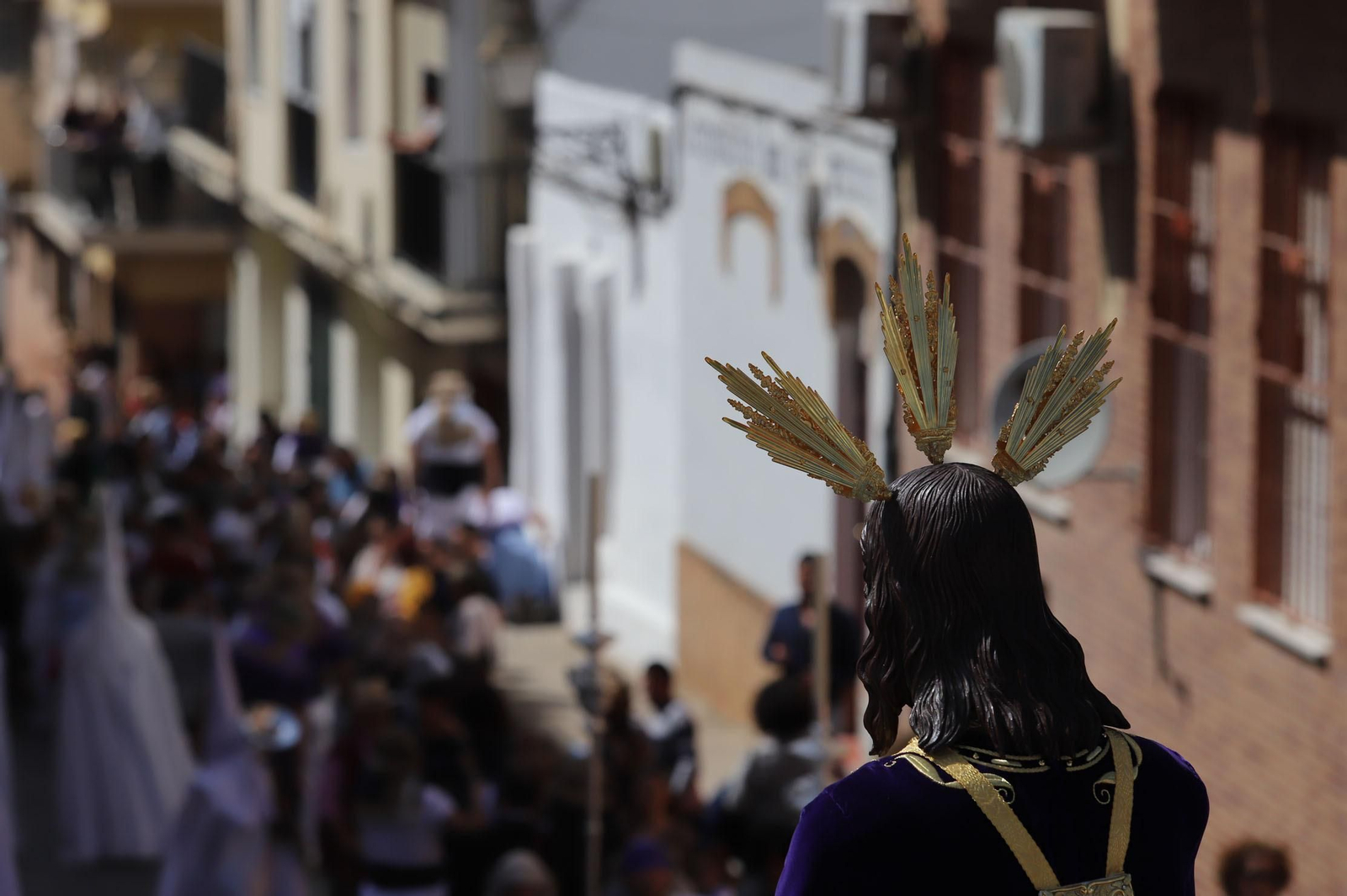 Imágenes del recorrido de la Hermandad del Cristo Cautivo de Huelva