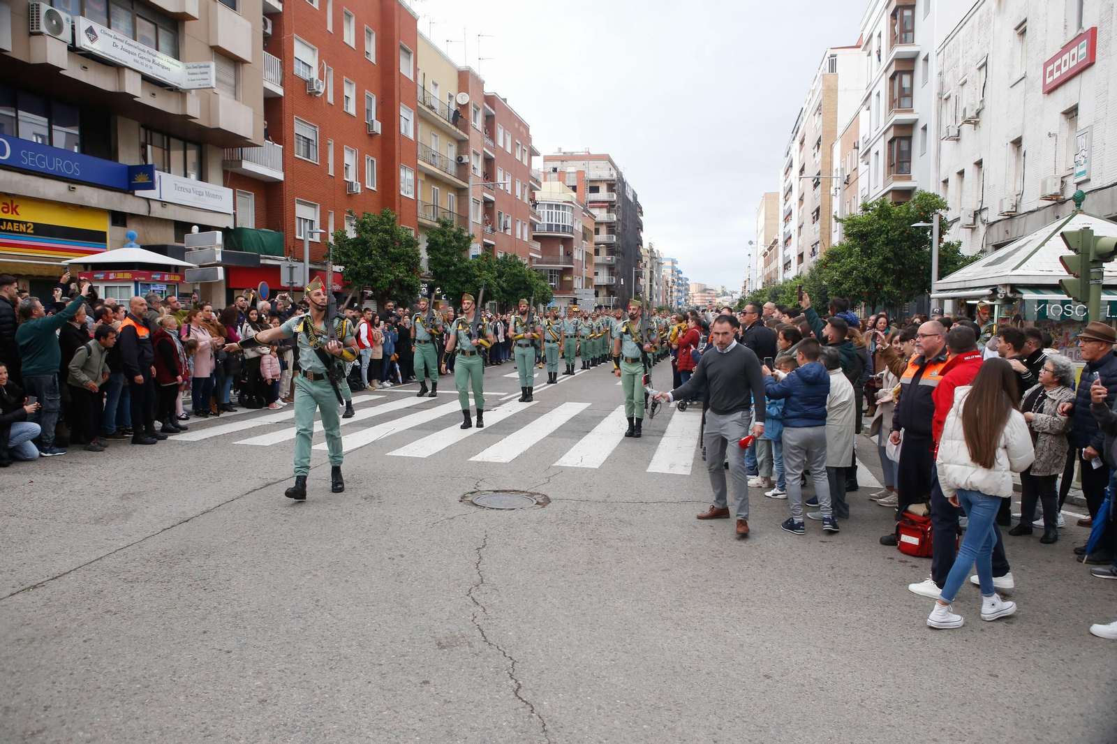 Fotos del Lunes Santo en Algeciras: Desfile de la Legión