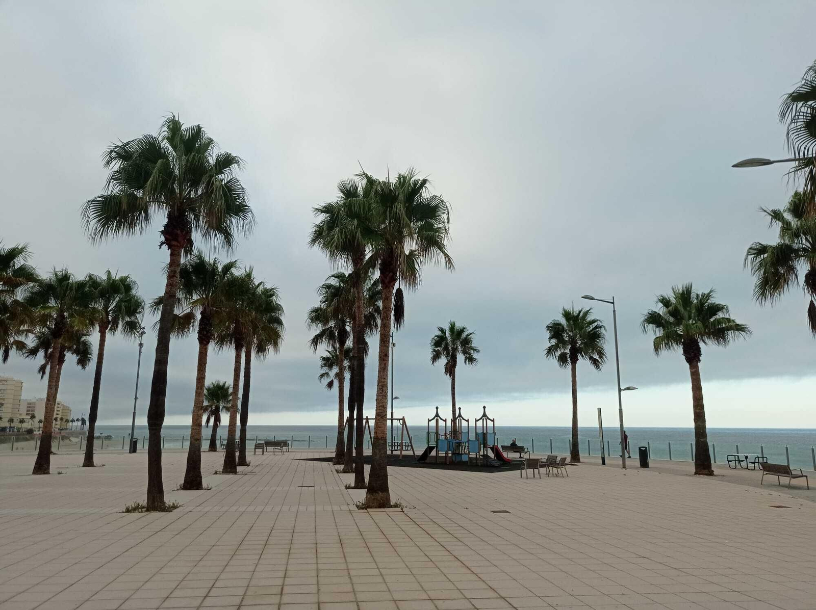 Algunas nubes este lunes en Cádiz.
