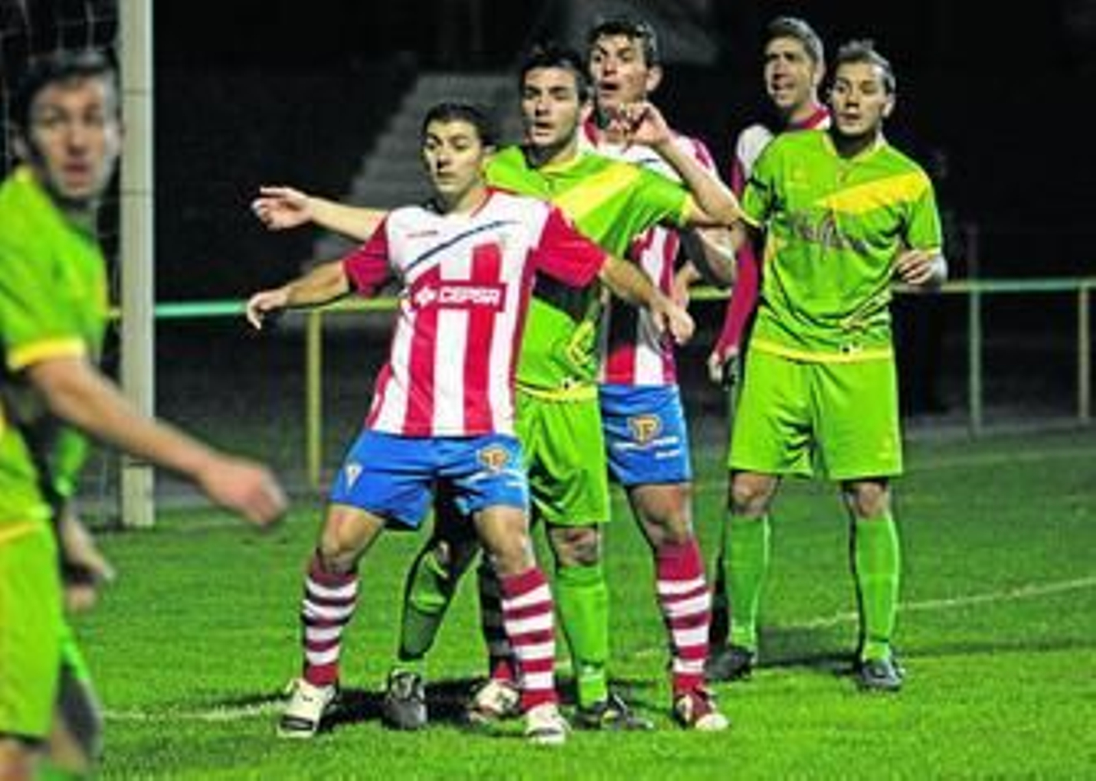 Gualdiverdes y albirrojos se marcan en el último Unión-Algeciras, el 2 de diciembre de 2012.